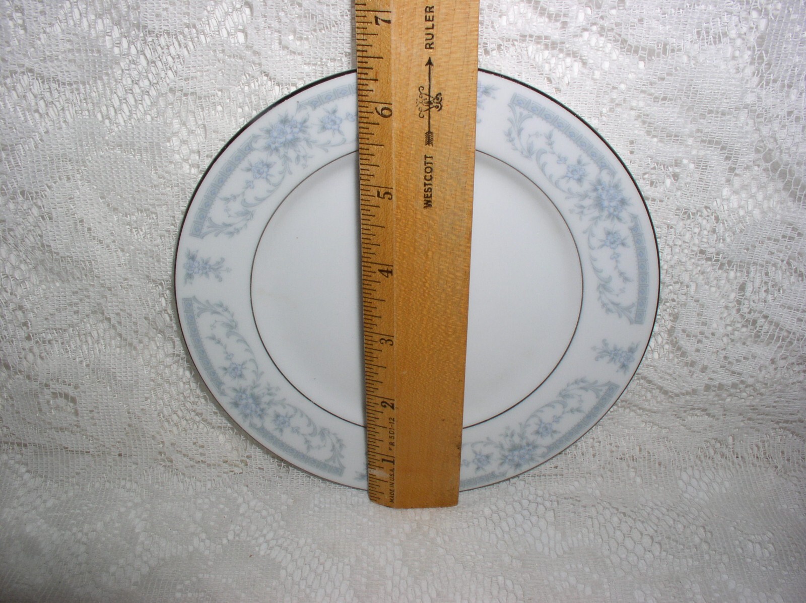 Sheffield Blue Whisper Bread Cake Plate 6-1/4″