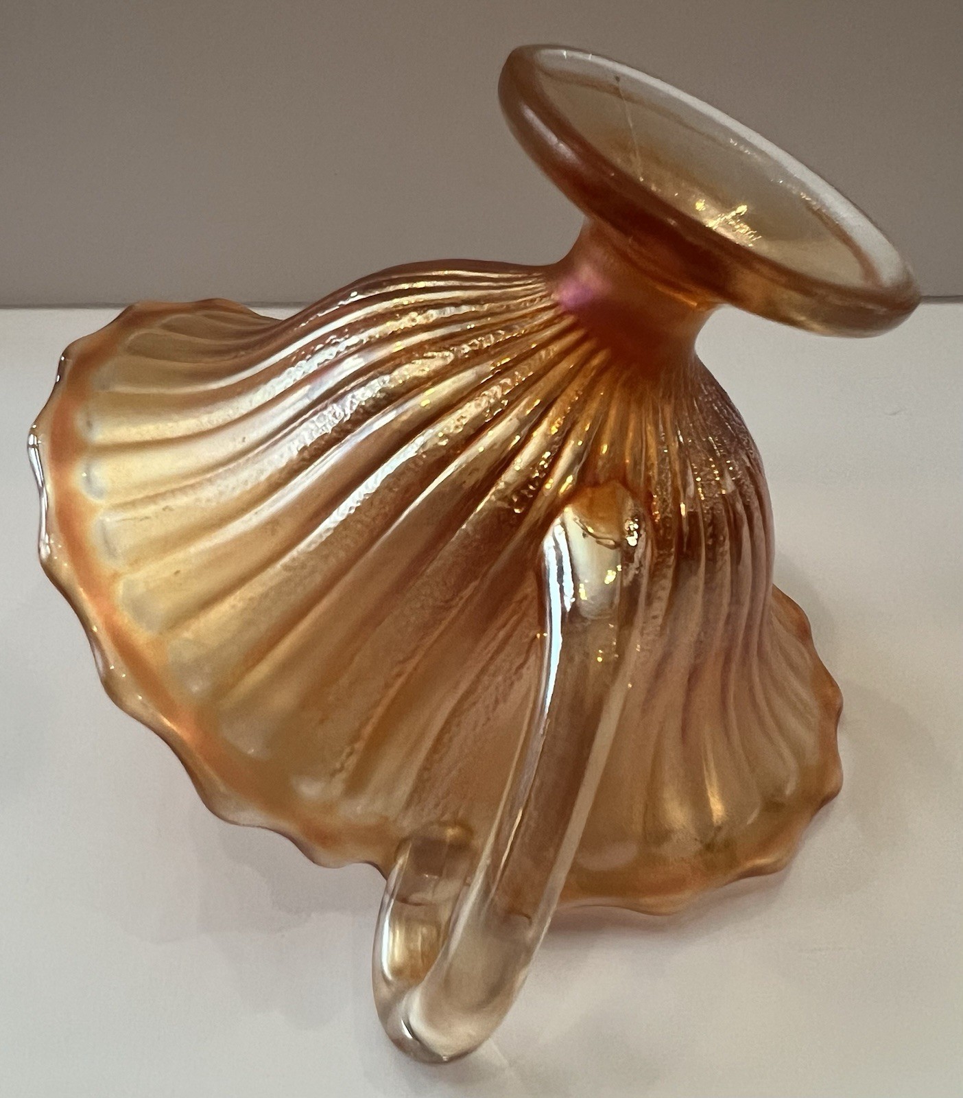 Antique Imperial Marigold Carnival Glass Stippled Rays Bowl UV Reactive 5.75″