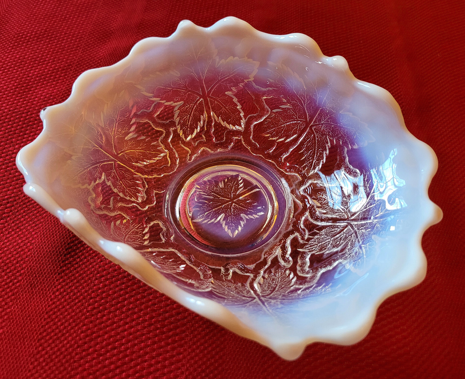 *ANTIQUE* 1905 NORTHWOOD *AUTUMN LEAVES* Oval WHITE Opalescent EAPG CURVED BOWL