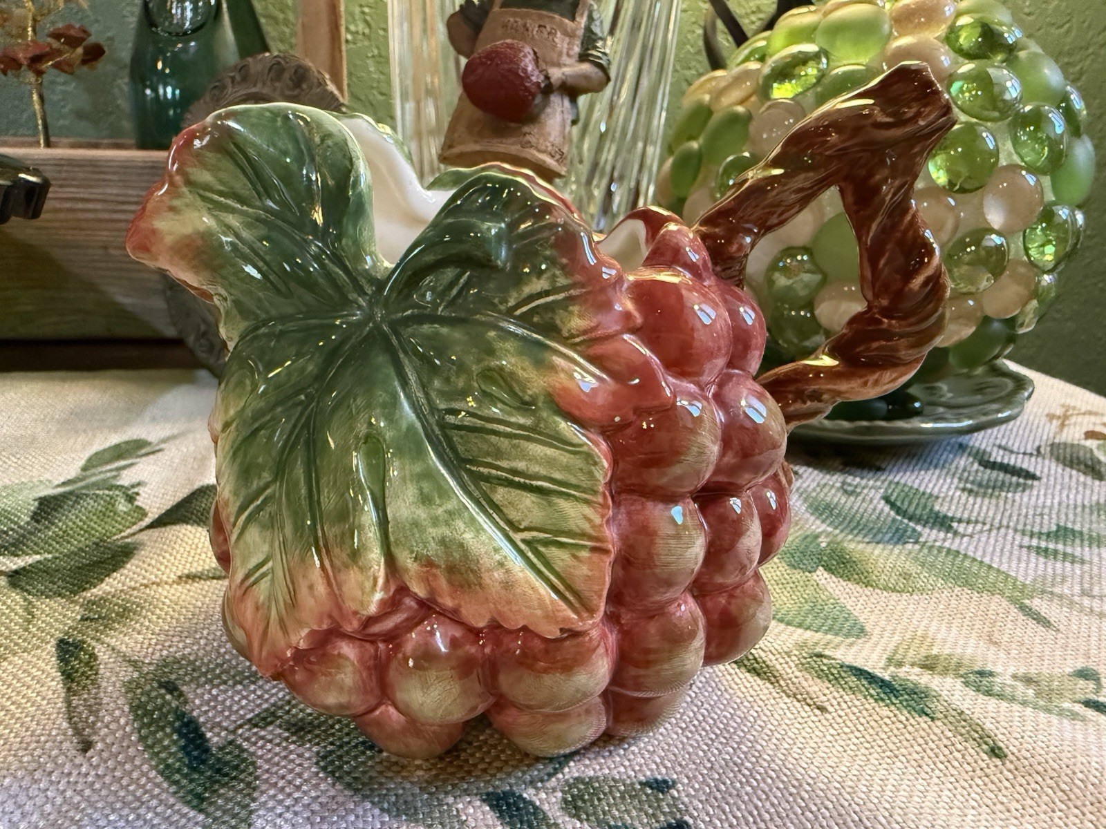 Fitz and Floyd Classics Country Gourmet Hand Crafted Grape Cluster Creamer