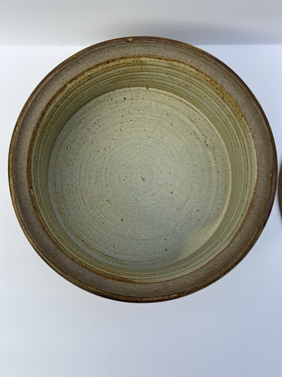 Round Stoneware Covered Casserole Dish Beige Brown Speckled Pottery Glaze