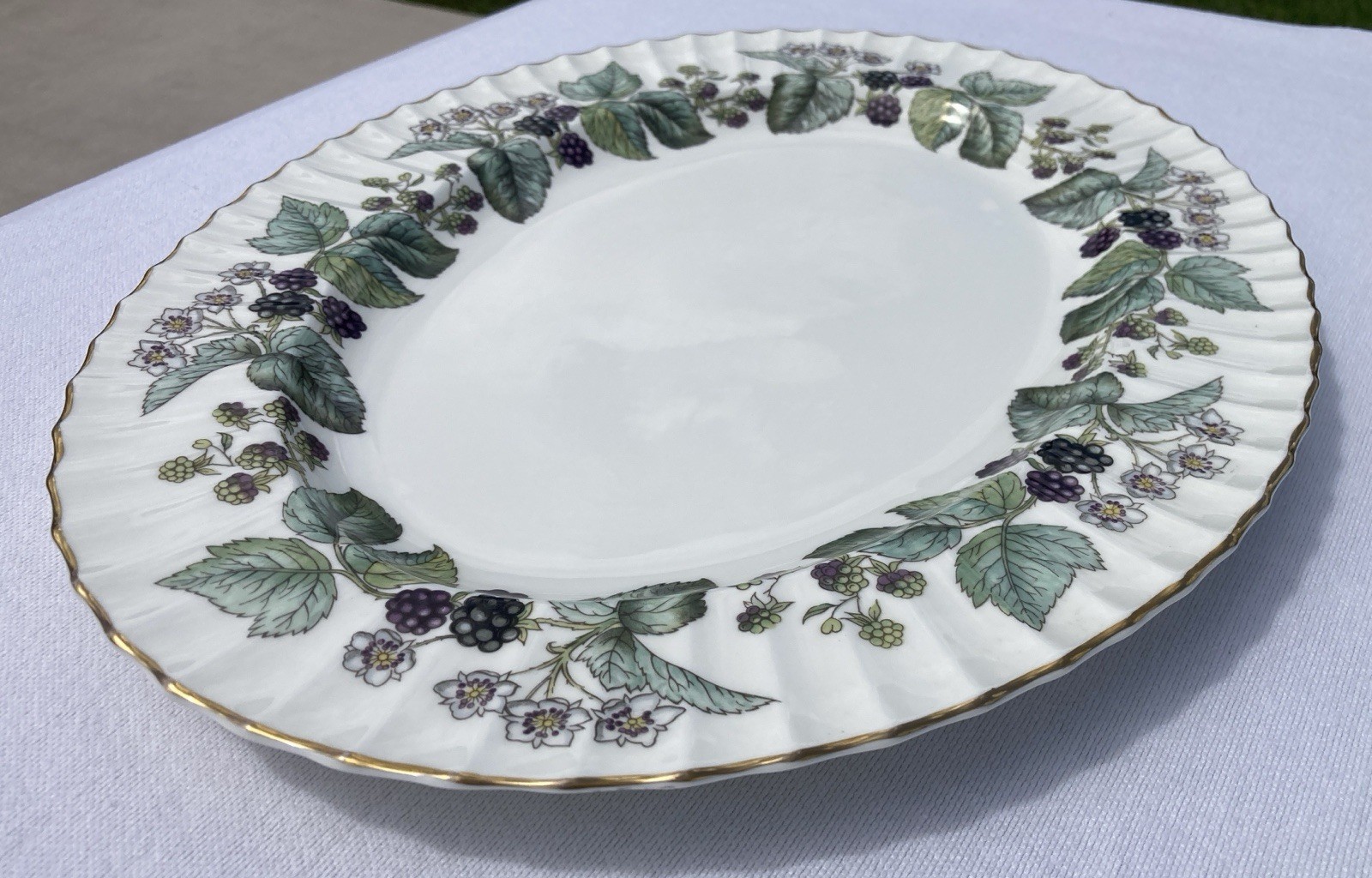 Royal Worcester Lavinia 15.5” Oval Platter Ivory England Blackberry