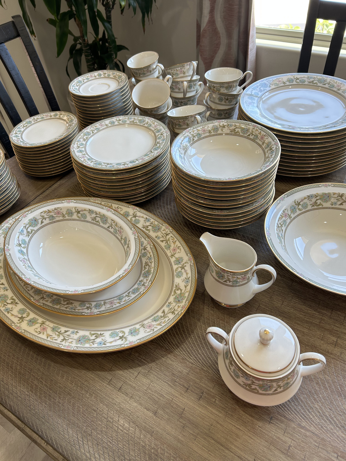 Noritake 95 pc Vintage 12 Place serving Set of Fine Ivory China Pattern 7194