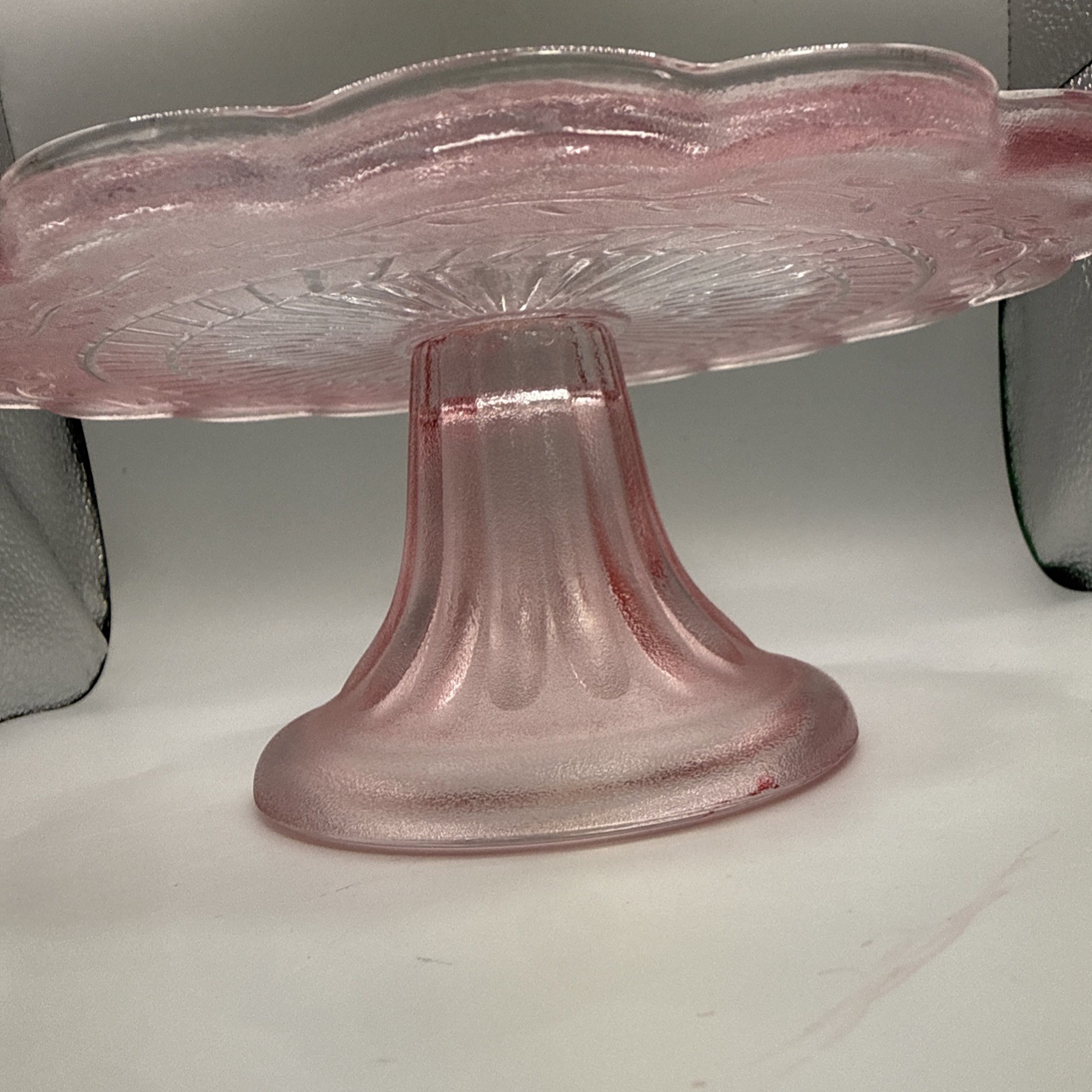 Cambridge Maison Pink Cake Stand By Circle Ware Crystal 9×3 inches
