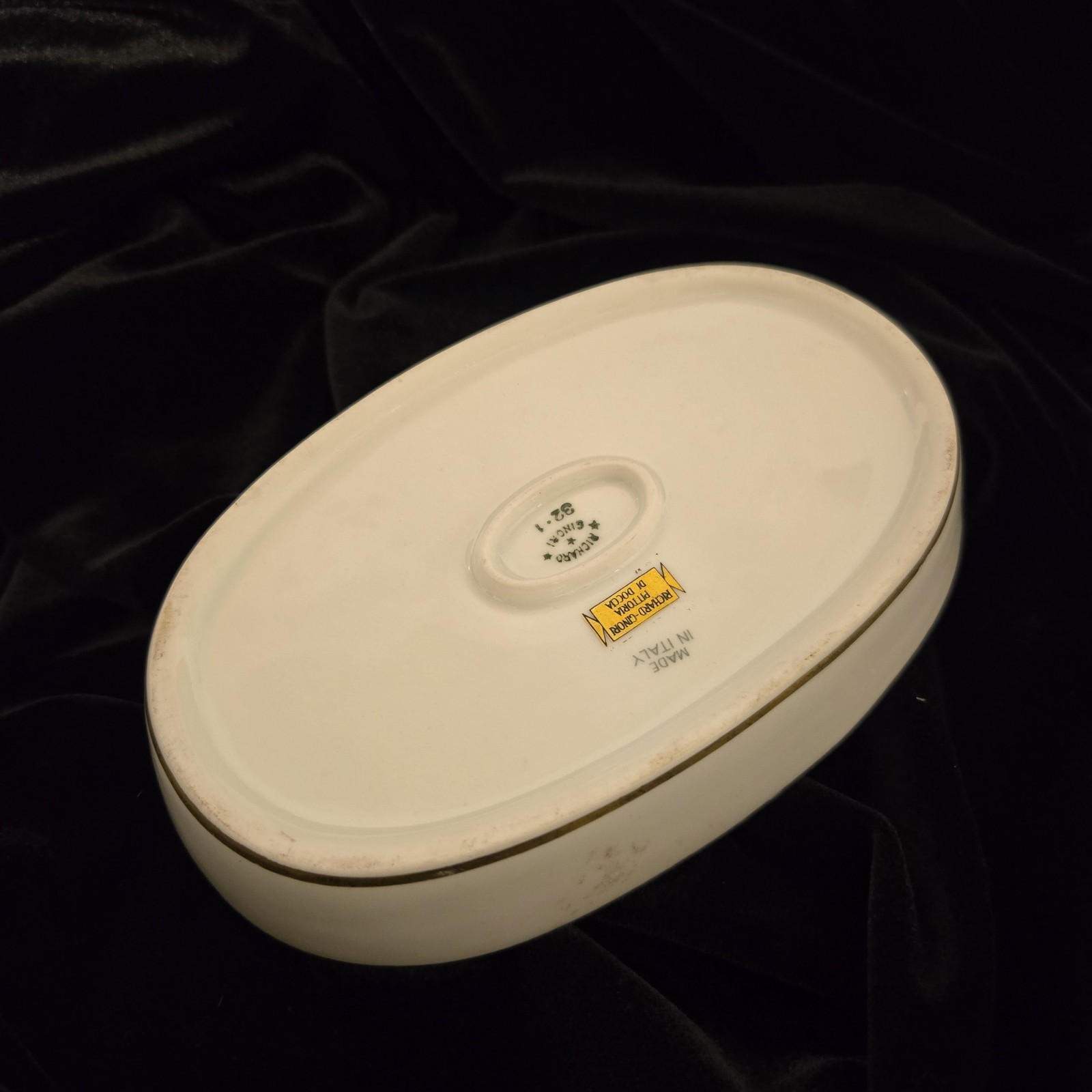 Richard Ginori 6.75×4″ Ivory Oval Minimalist Simple Trinket Dish Italy Gold Trim