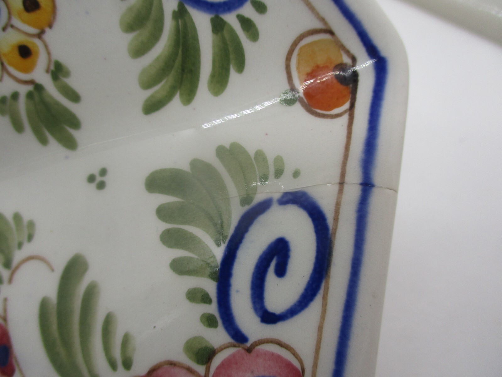 2 Vintage DP Delft Hexagon Floral 9″ Bowls