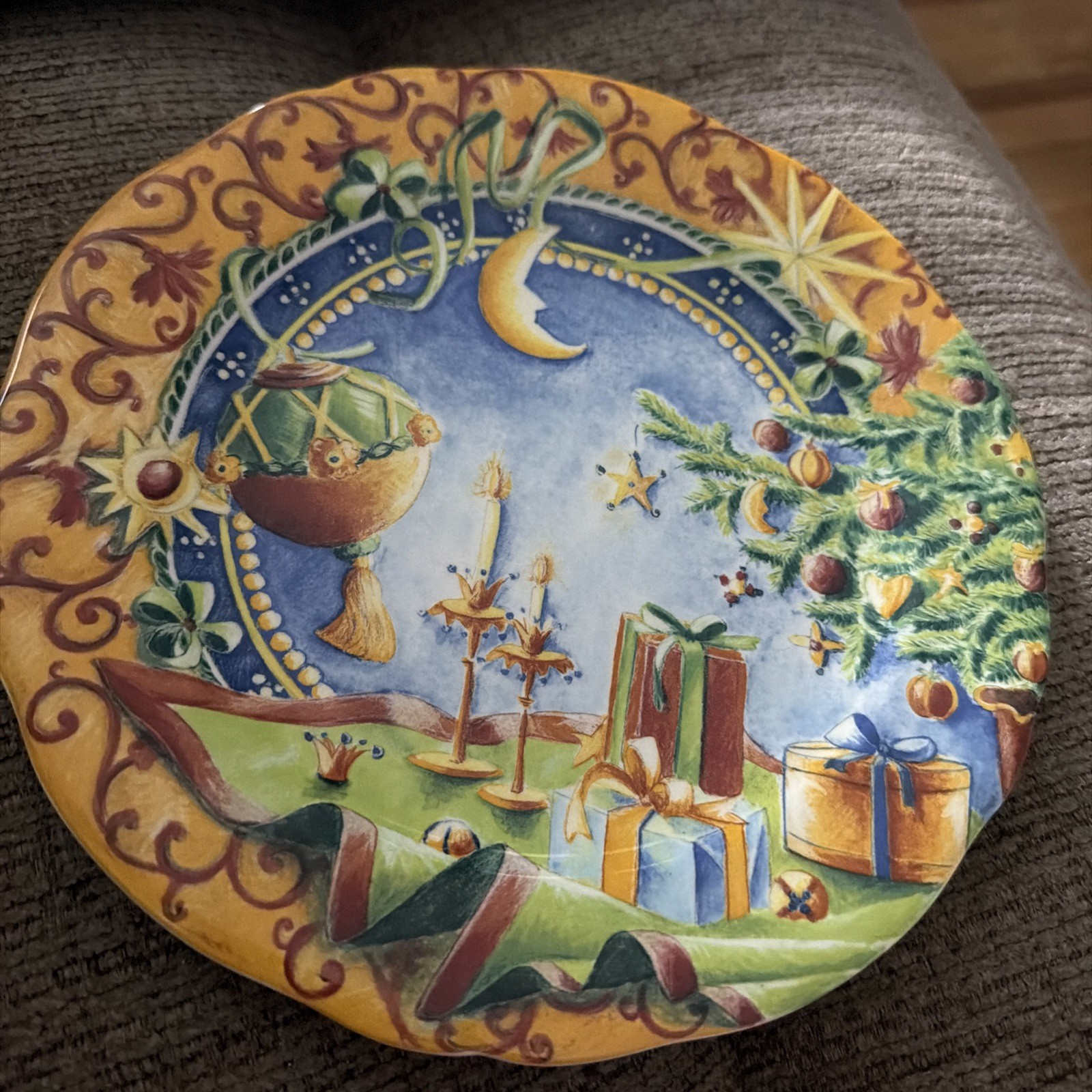 1996 Collector Plate Joyeuses Fetes GIEN France Season’s Greetings 8.5”