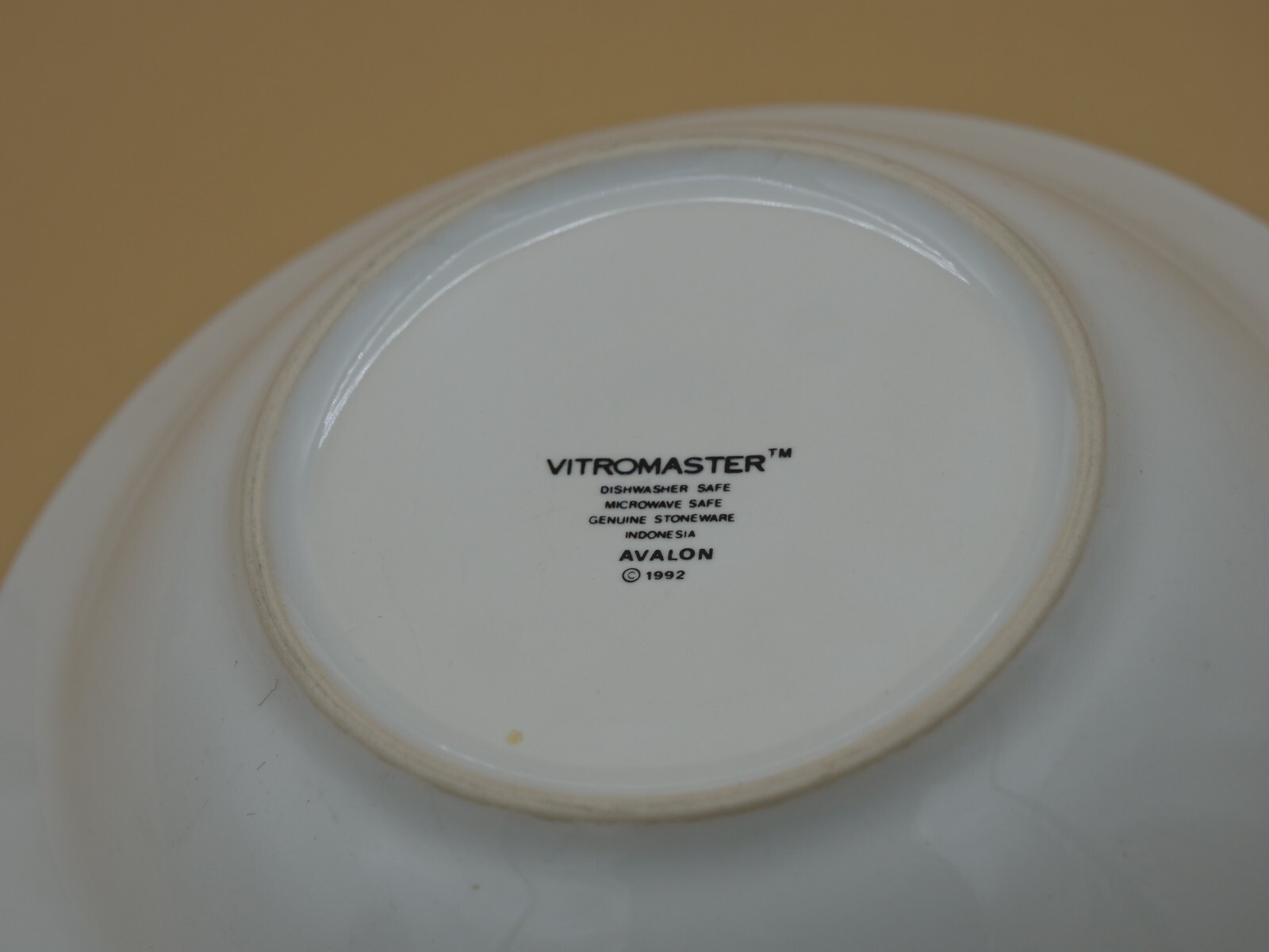 Vitromaster Avalon 1992 Fruits trim Soup Bowl 754074 Genuine Stoneware 7.5″