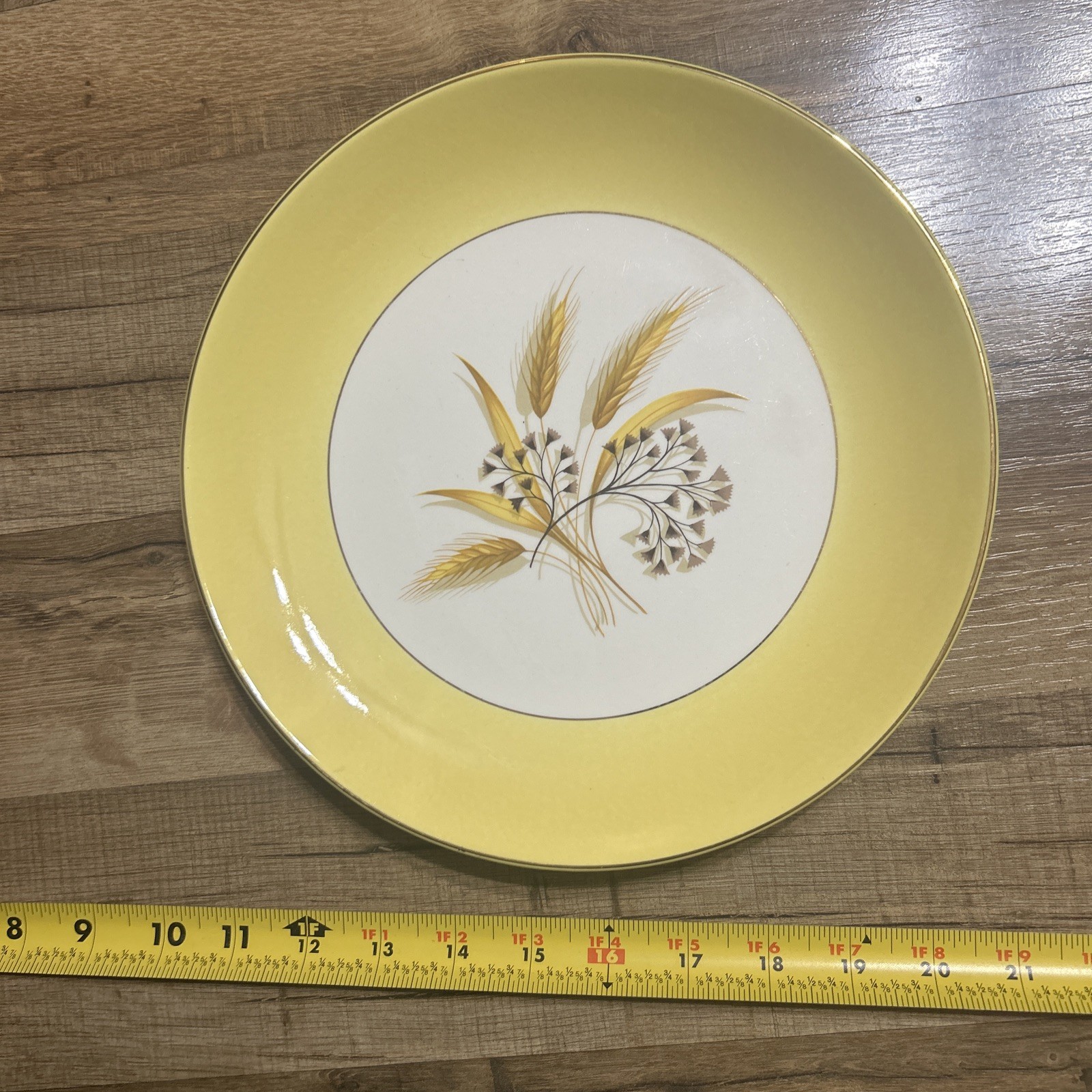 Vintage Autumn Gold 10″ Dinner Plate Yellow Wheat Century Service Corp Ohio