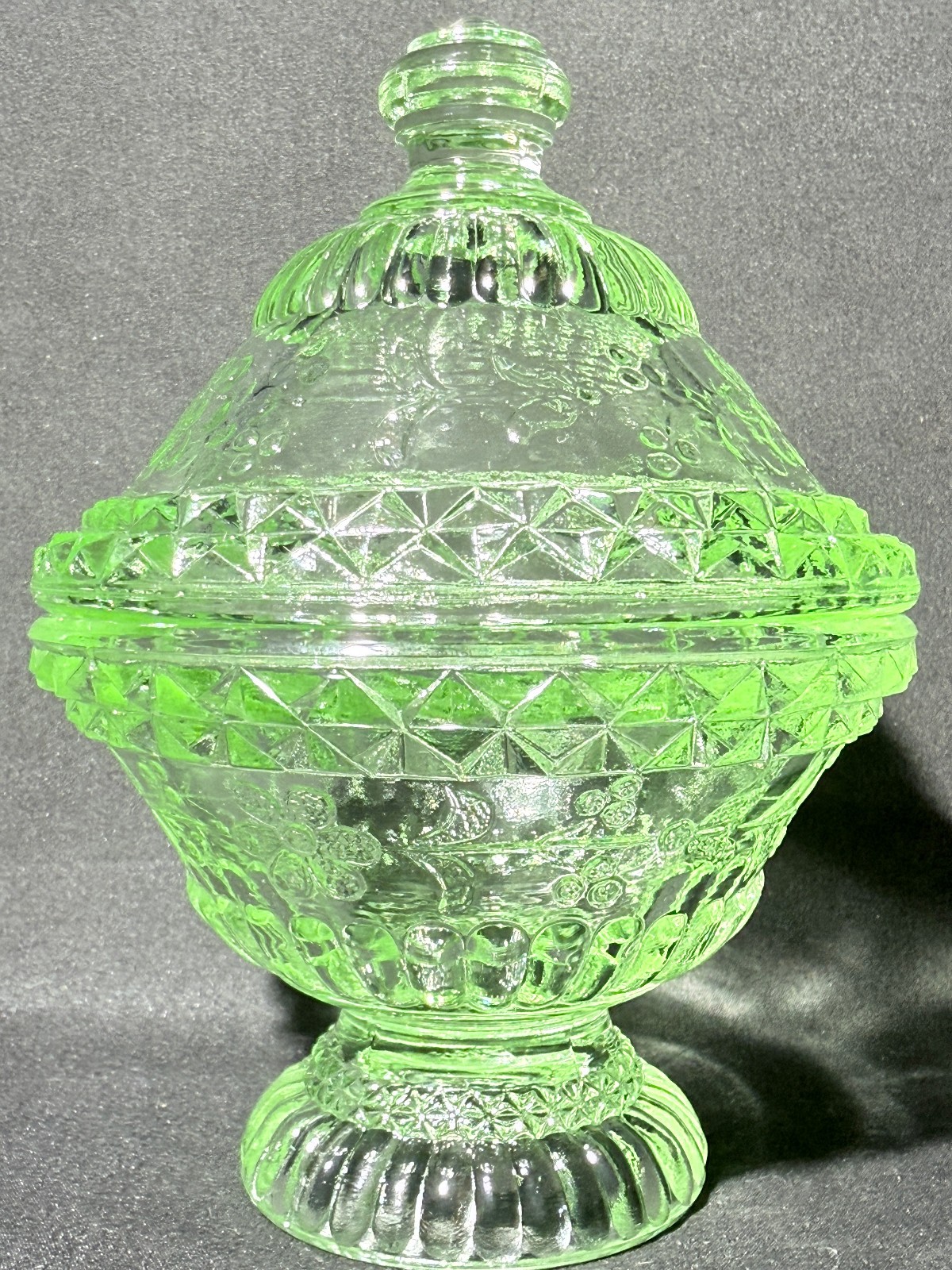 Green Vaseline Uranium glass covered candy dish coffee sugar jar butter selenium