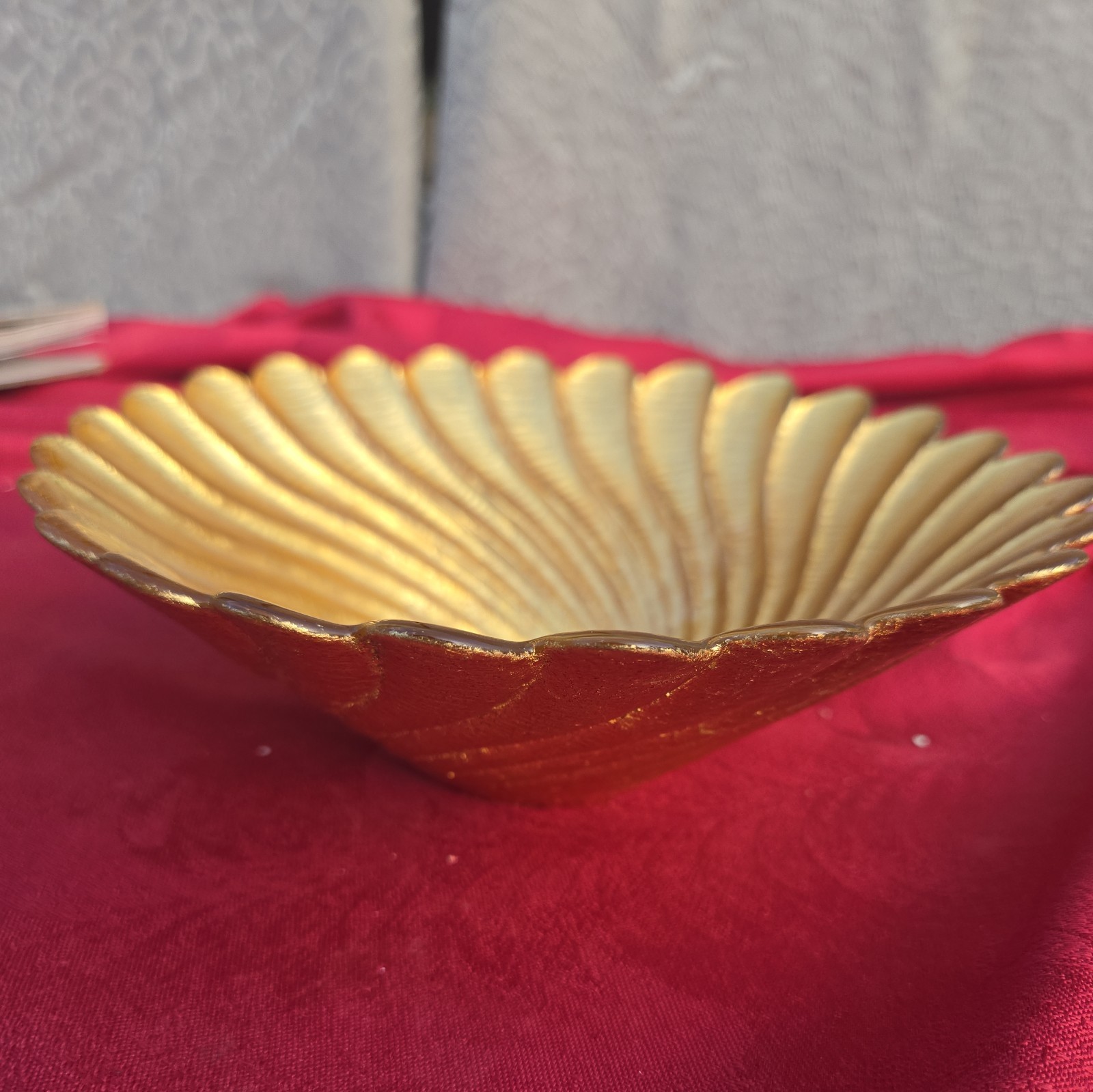 Art Glass Gold Swirl Decorative Glass Bowl Round Glossy Finish Adult Home Decor