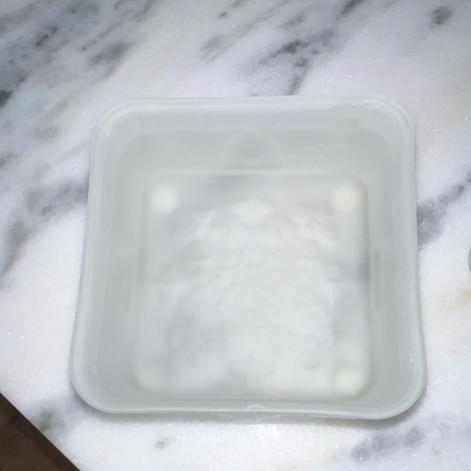 Tiara Indiana glass Frosted Glass Honey Bee Hive with Lid Embossed – read!!!