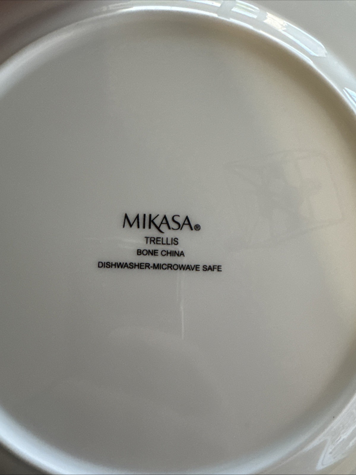 Mikasa TRELLIS White Lattice Pattern BONE CHINA Salad Plates 9”