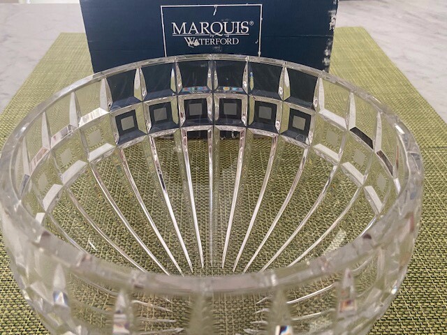 Elegant Round Bowl – Marquis by Waterford Crystal Quadrata -7-3/8″dia 5-1/2″high