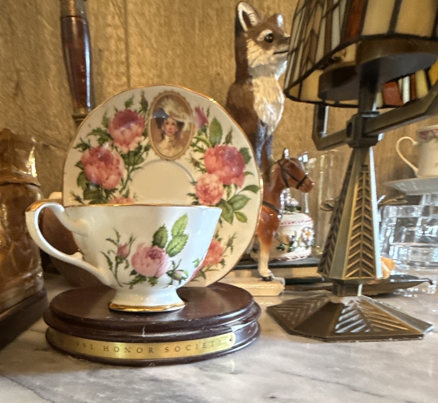 Avon Honor Society Floral Tea Cup & Saucer Set Ceramic Gold Trim 1992