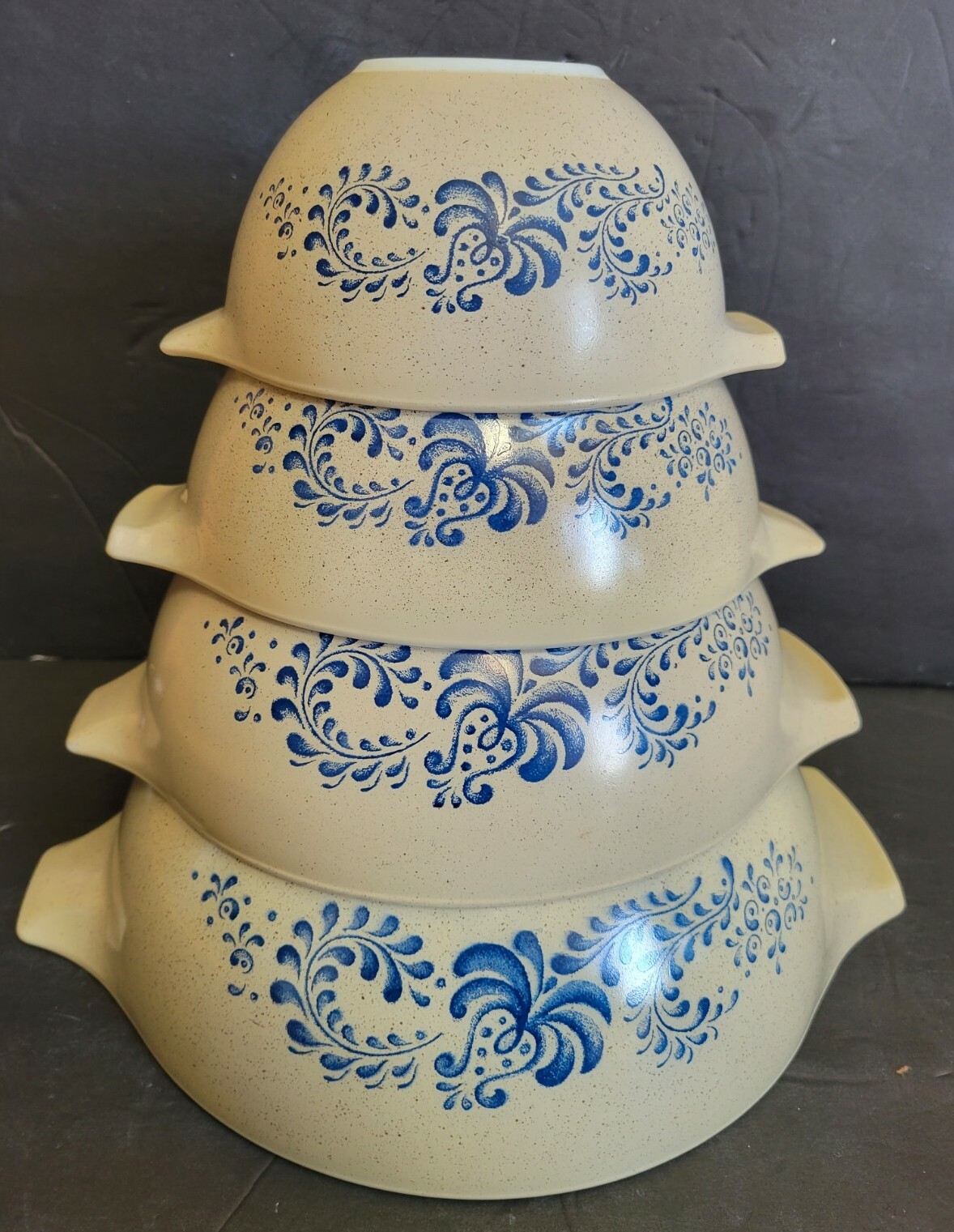 Set of 4 Vintage Pyrex Homestead Cinderella Nesting Mixing Bowls 441-444 Tan