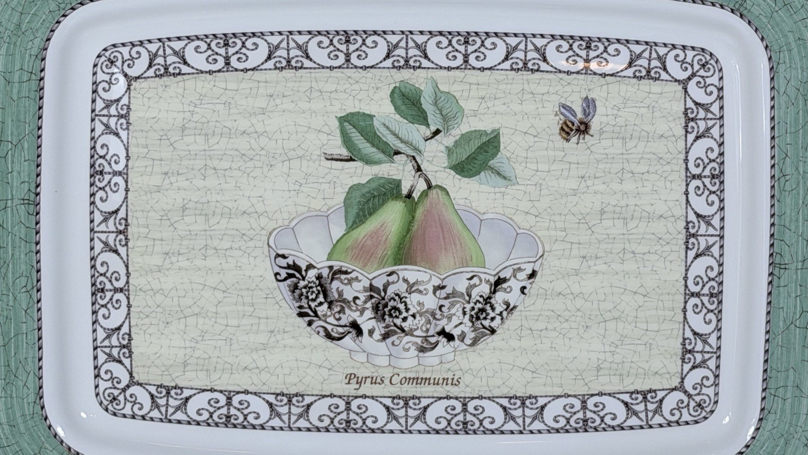 Wedgwood Sarah’s Garden Pear Platter 19.75” Queen’s Ware England 1997 UNUSED