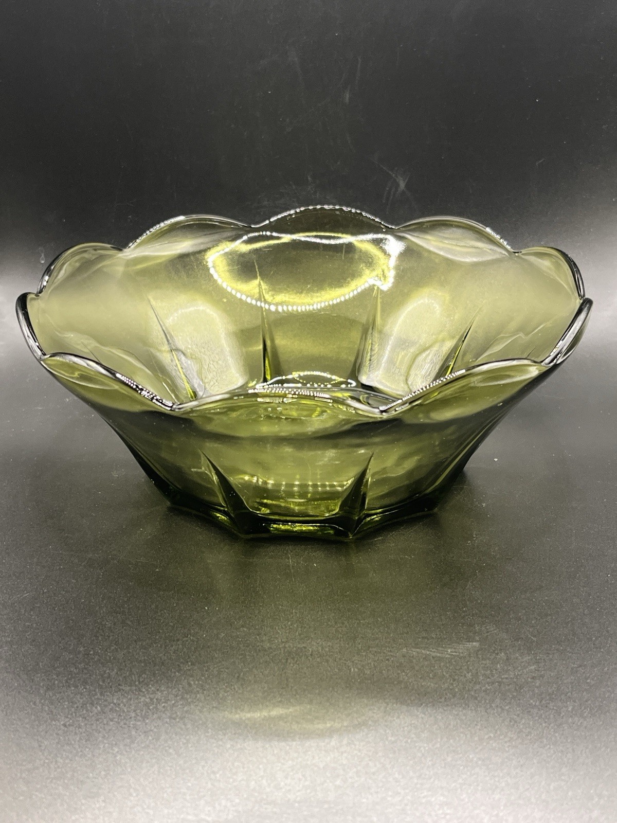 Anchor Hocking Avocado Olive Green Glass Bowl Scalloped Vintage MCM 8″ Diam