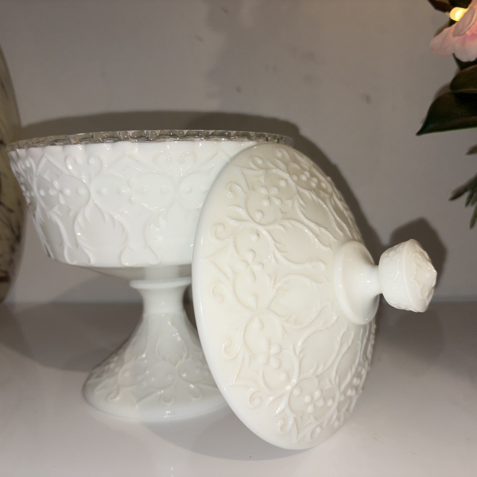 Fenton Milk Glass Silver Crest W/ Spanish Lace Footed Compote Candy Dish W/Lid