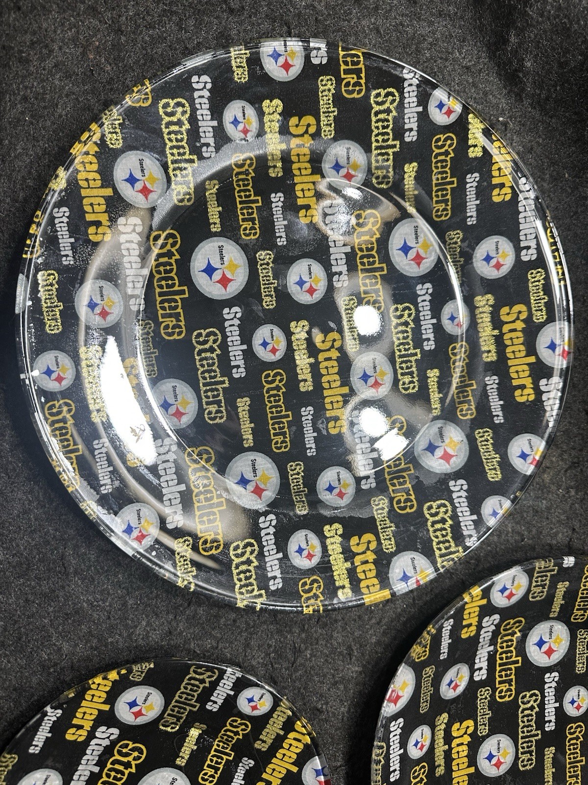 Pittsburgh Steelers lot of 3 13″ 10 and 8″ plates Advertisement & Gloves