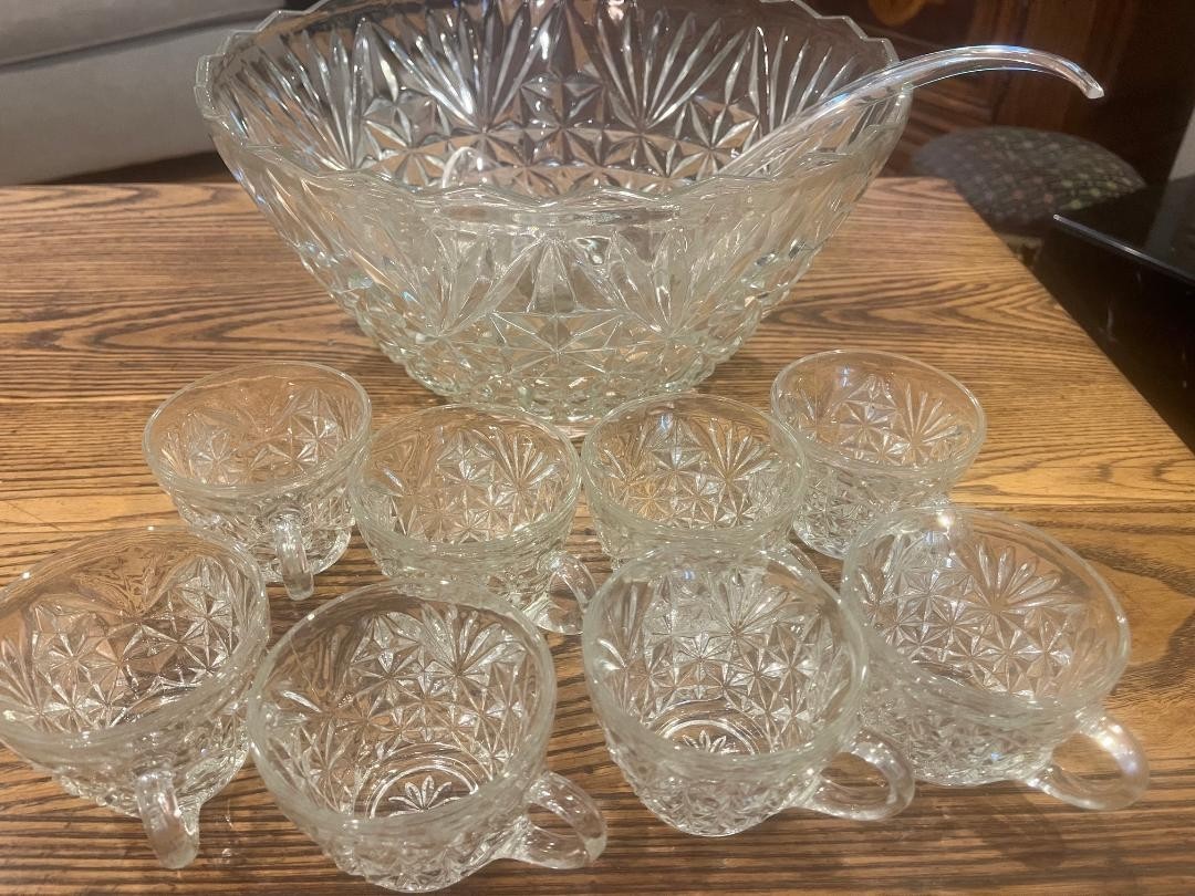 Vintage Anchor Hocking Arlington NEW Punch Bowl Set w/ 8 Cups & Hooks