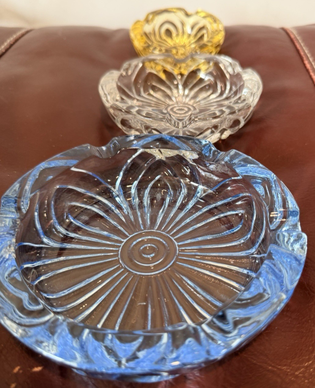 Set of 3 ashtrays Glass Bowls Blue Clear Yellow Pattern 5in Round