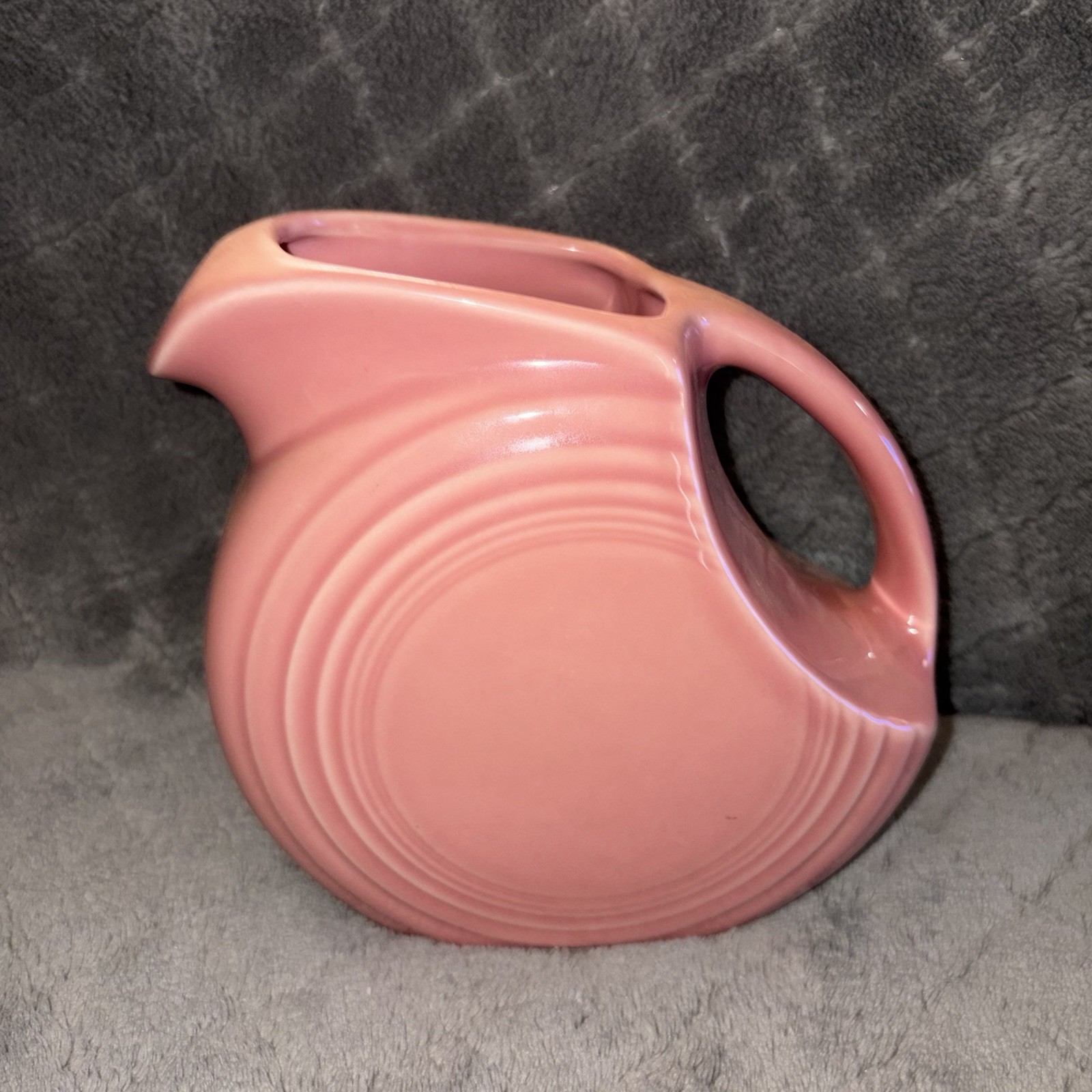 VTG 1950s 60s Pink Fiesta Disc Lemonade Tea Water Pitcher 6” USA HLC (1951-1959)