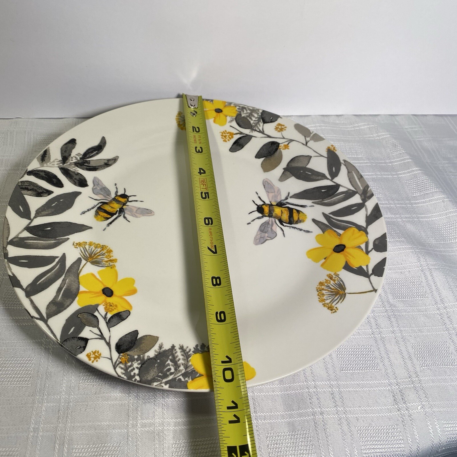 4 Piece Set Royal Norfolk Wht. BumbleBee Flower Yellow And Gray Dinner Plates