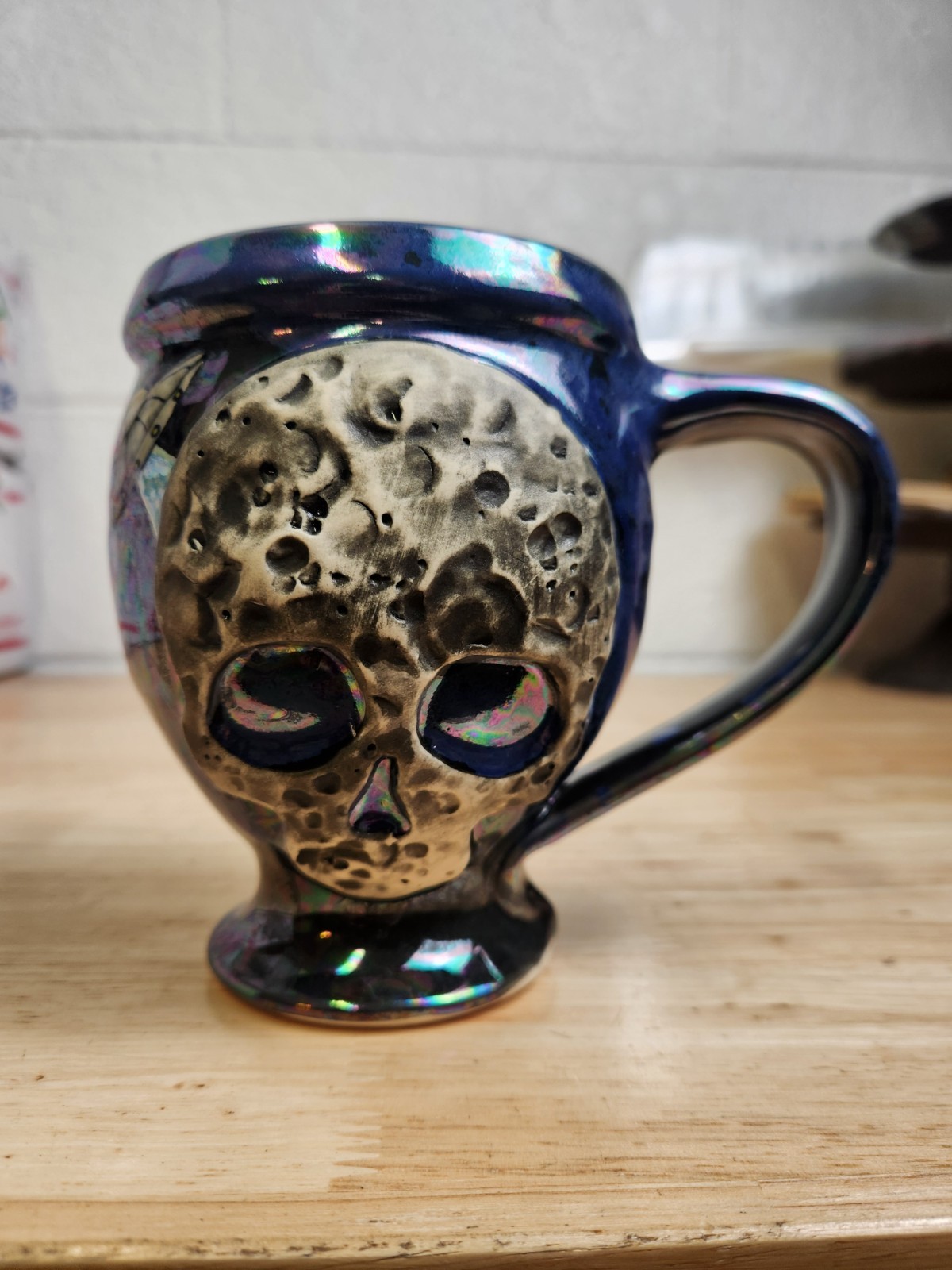 Scrimshaw Pottery Gaboury Ceramic Mug Metallic Glossy UFO Alien Skull Moon