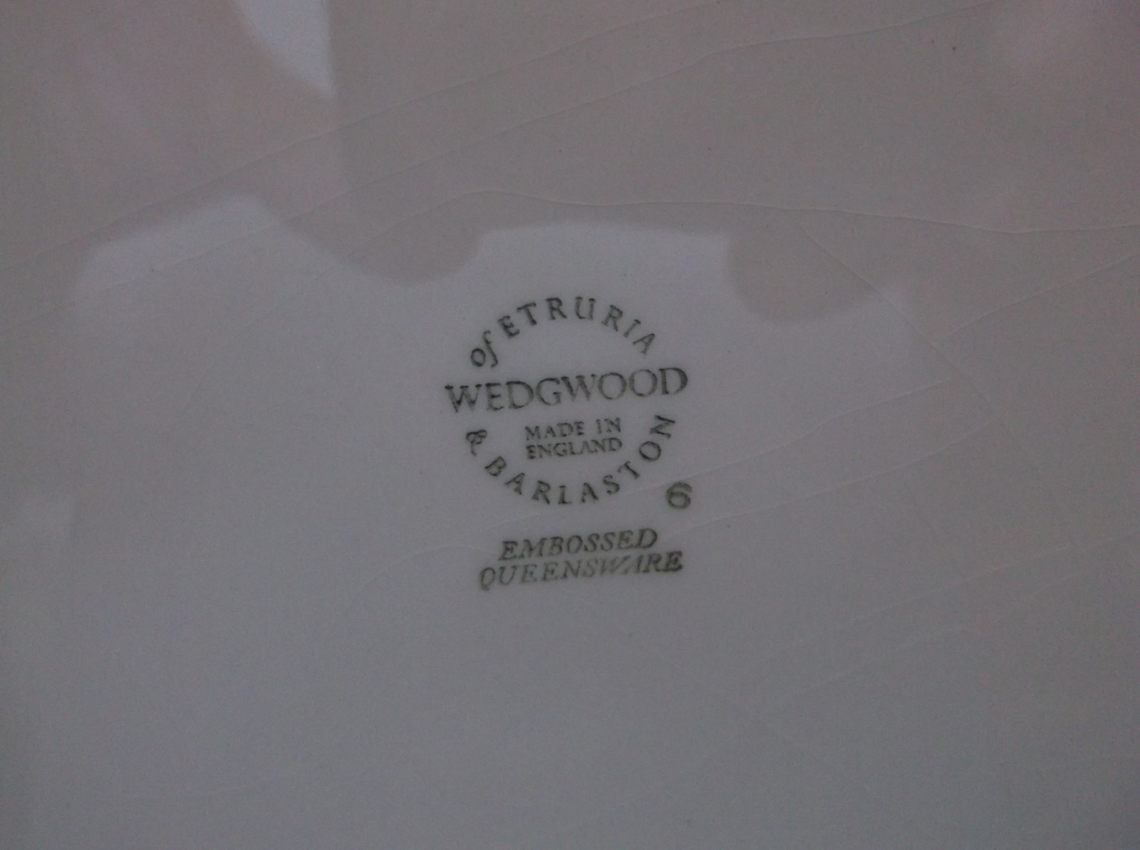 Set of 6 Wedgewood Embossed Queens Ware Celadon Green on Cream 10″ Dinner Plates