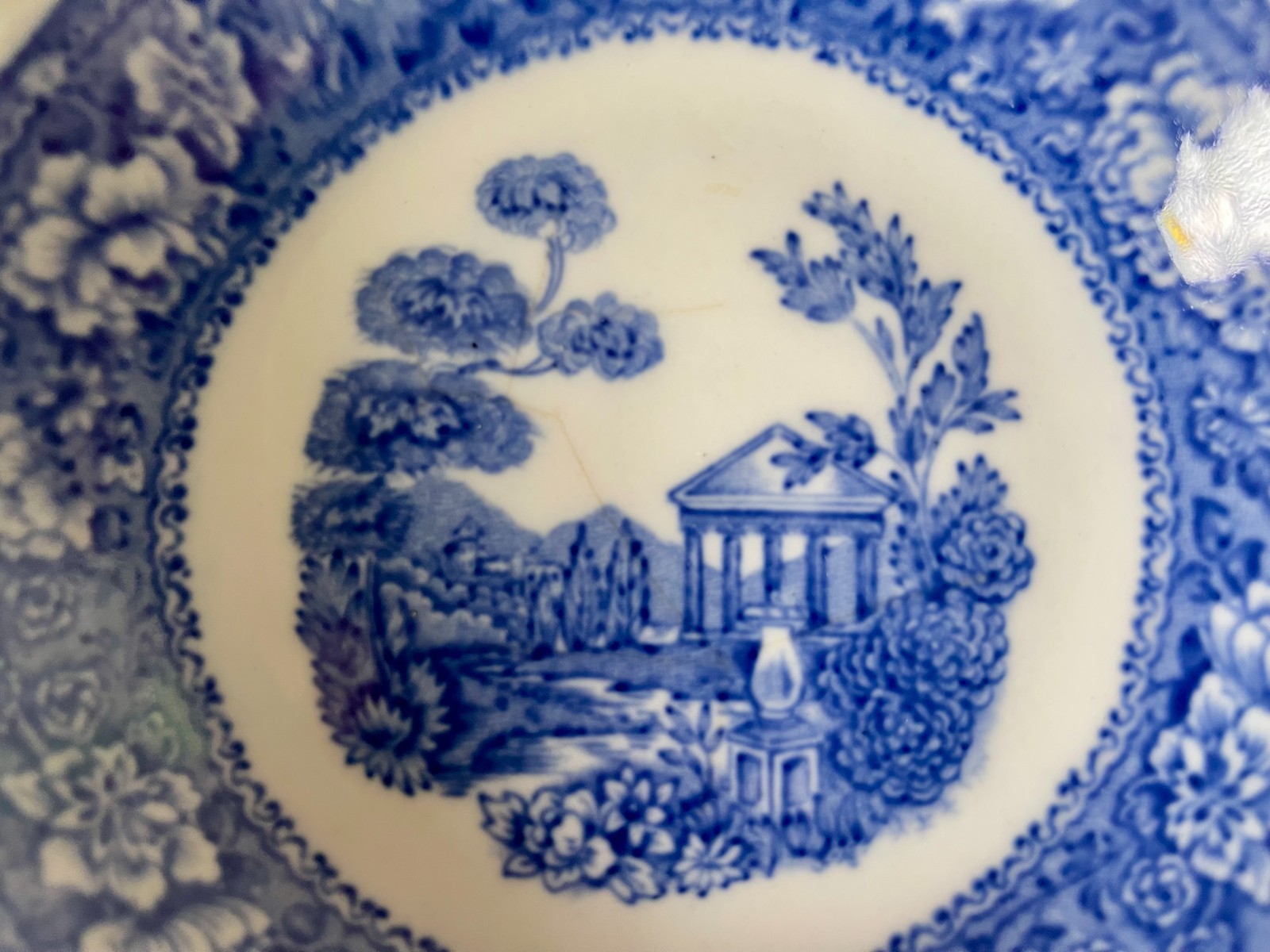 Vintage Warwick China Tudor Rose Blue White Transferware Berry Bowl Scalloped 5.