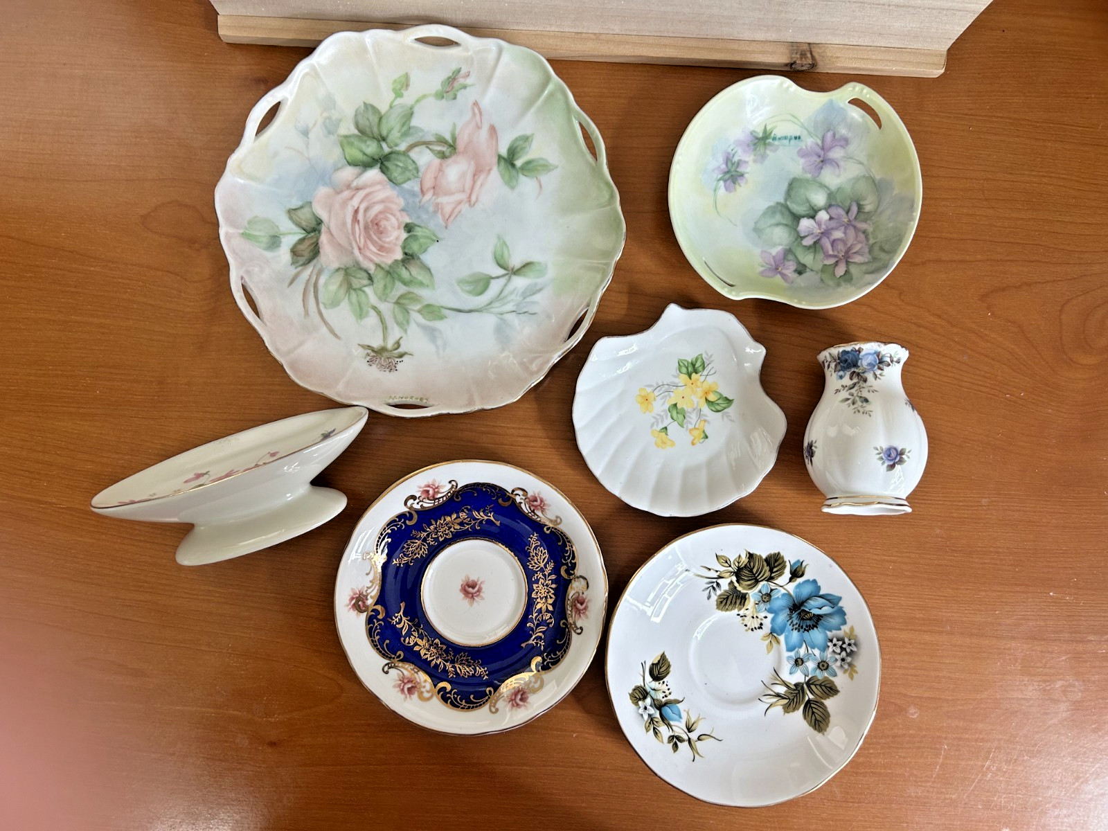 Lot of 7 Vintage Floral Variety Cottage Core Wall Plates & Small Decor Items