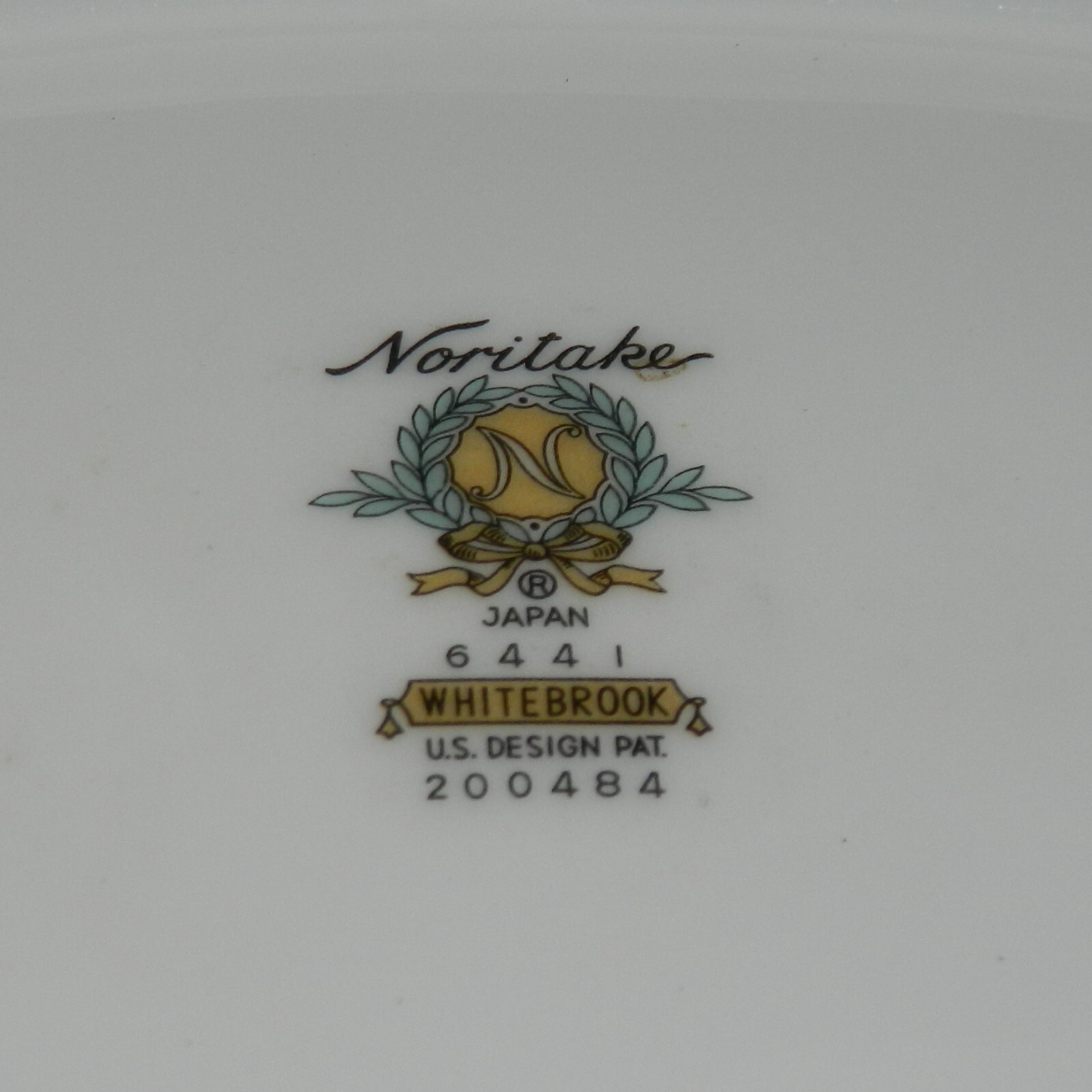 Whitebrook Vegetable Serving Bowl 10″ x 7″ Oval Noritake Platinum Trim 6441