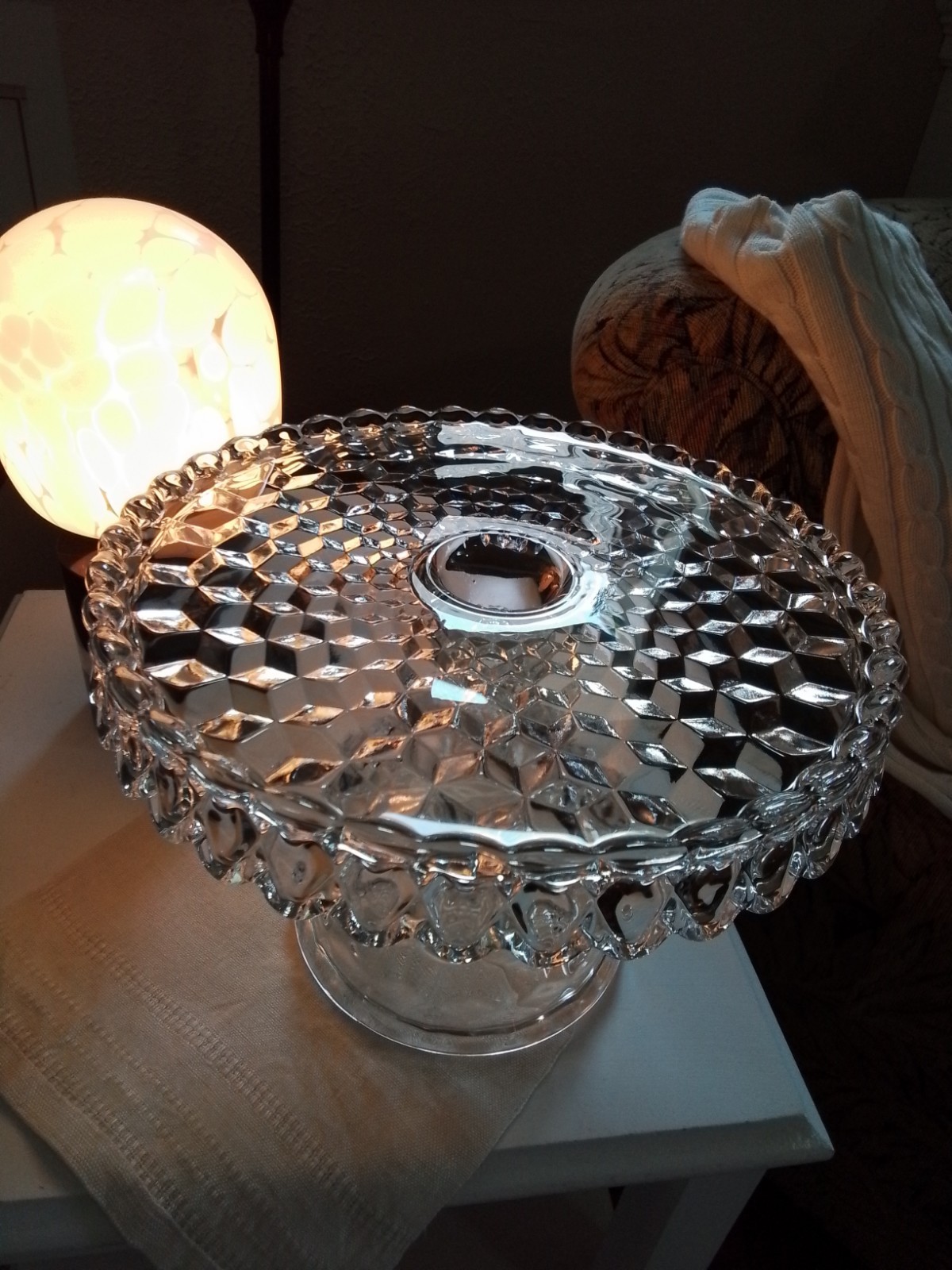 FOSTORIA 10″ American-Cubist Pedestal vtg CAKE STAND with Rum Well
