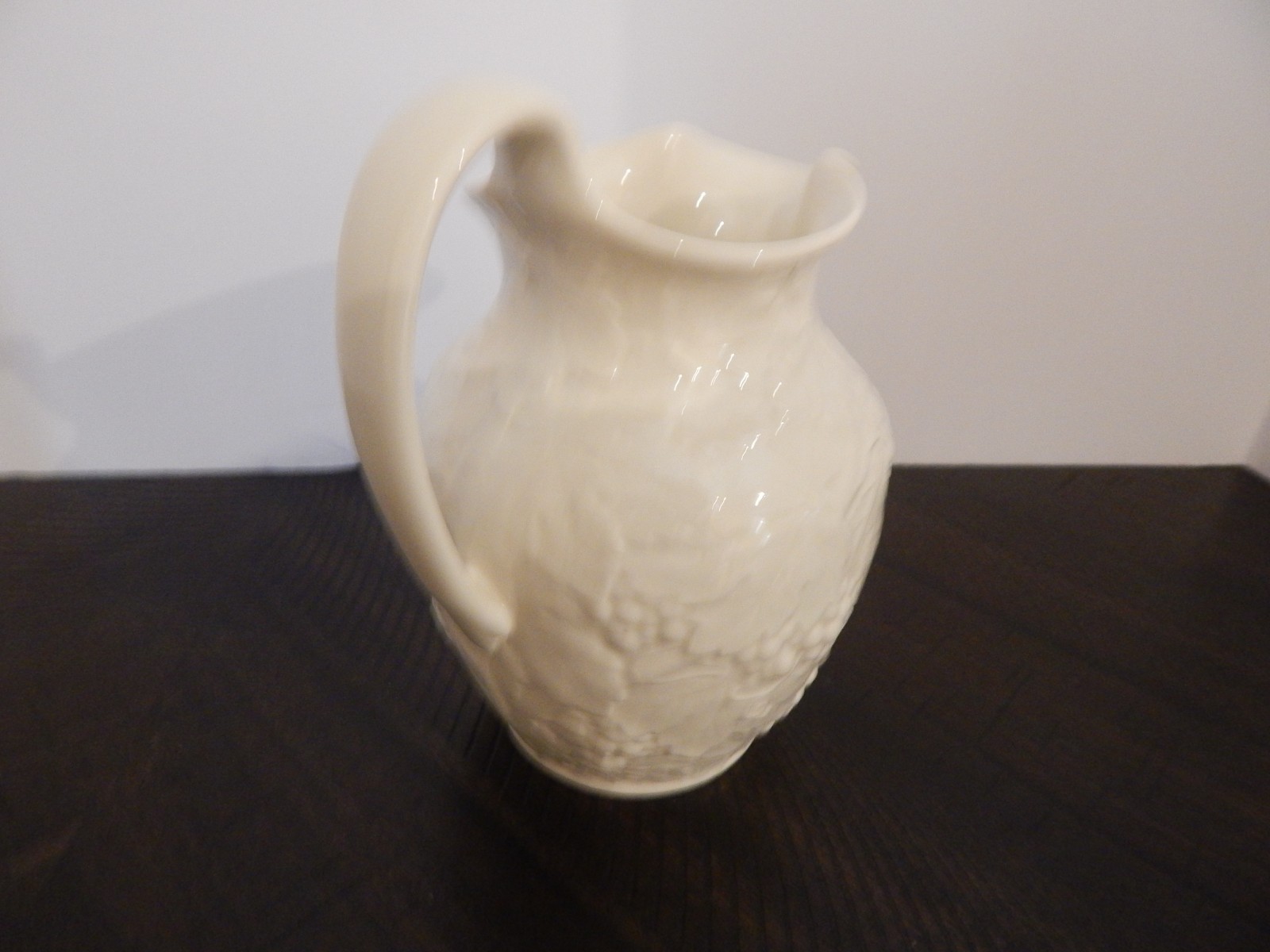 VTG Wedgwood Etruria & Barlaston 6½” Grapevine Ivory White Pitcher England JB2C
