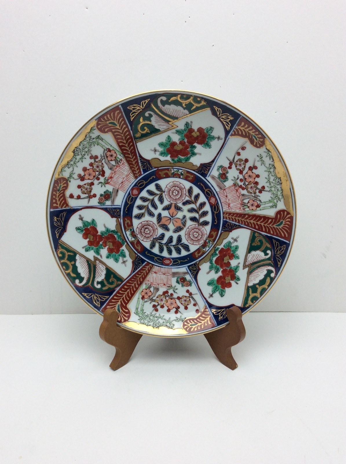 Goldimari Hand Painted Dinner Plate 10 3/4 inches
