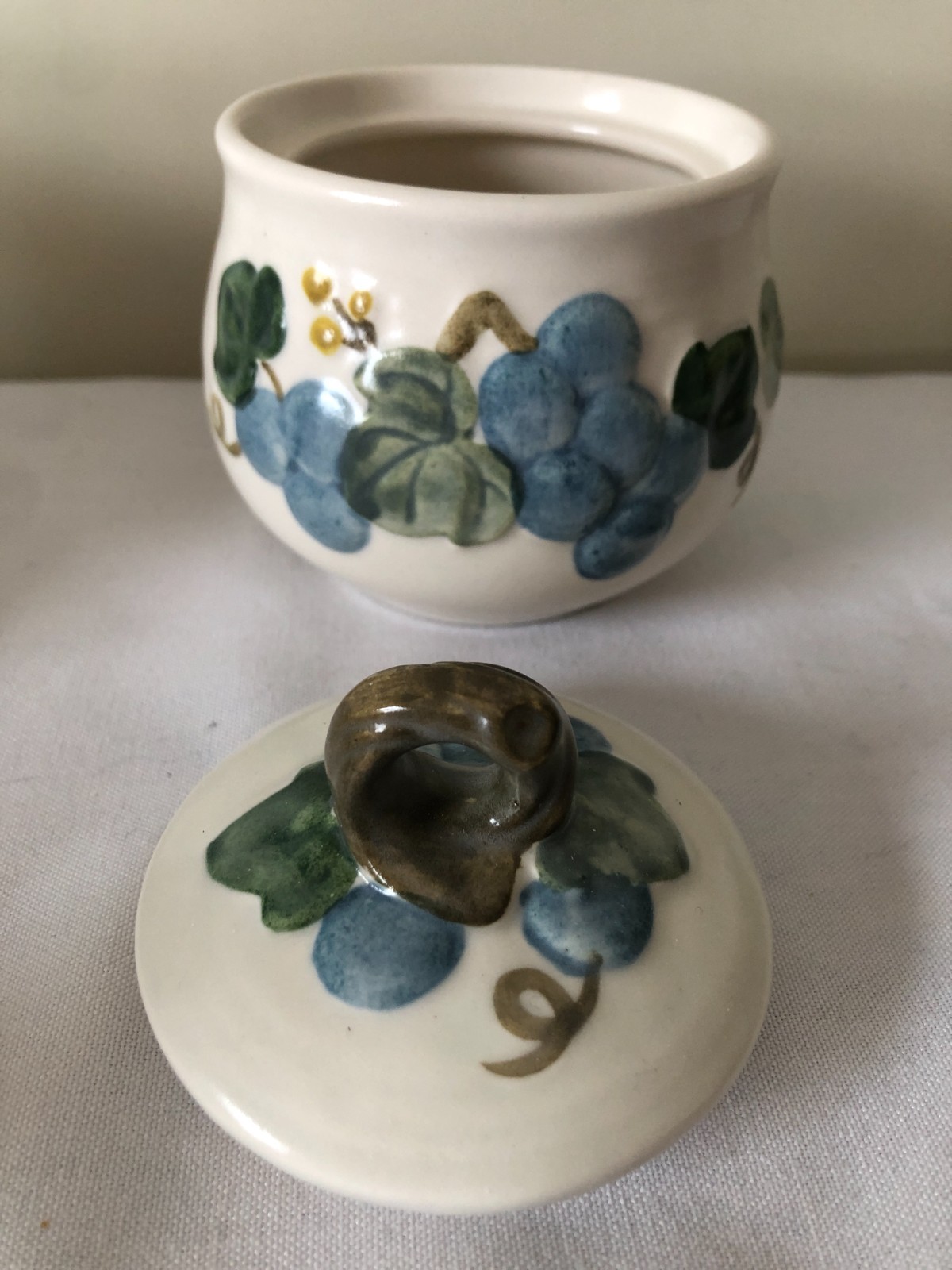 Vintage Metlox Poppytrail “Sculptured Grape” Dinnerware Lot 6 Pcs
