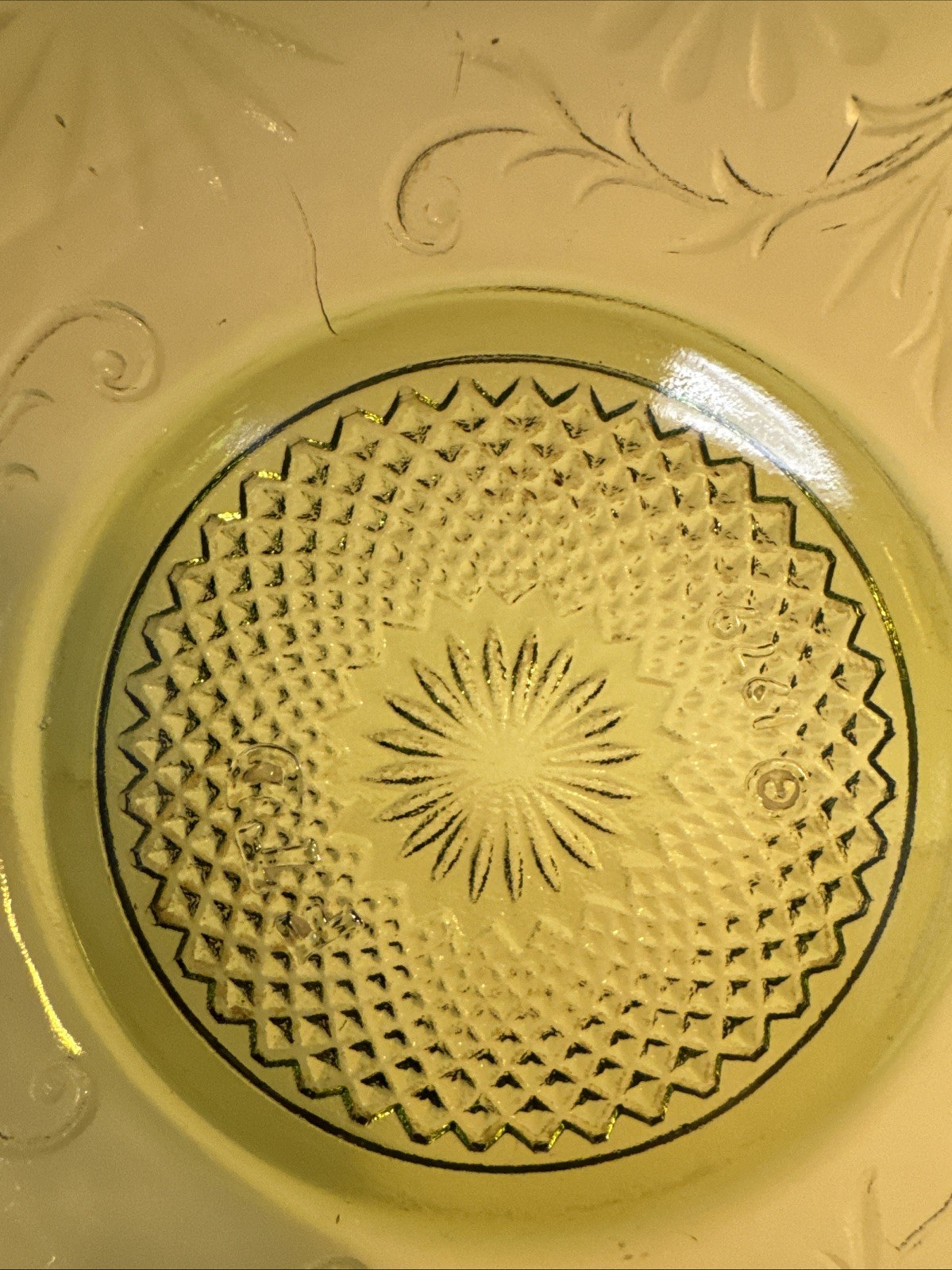 VTG 1979 Olive Green FTD Embossed Floral Glass Serving Bowl – 7 1/2 Vintage