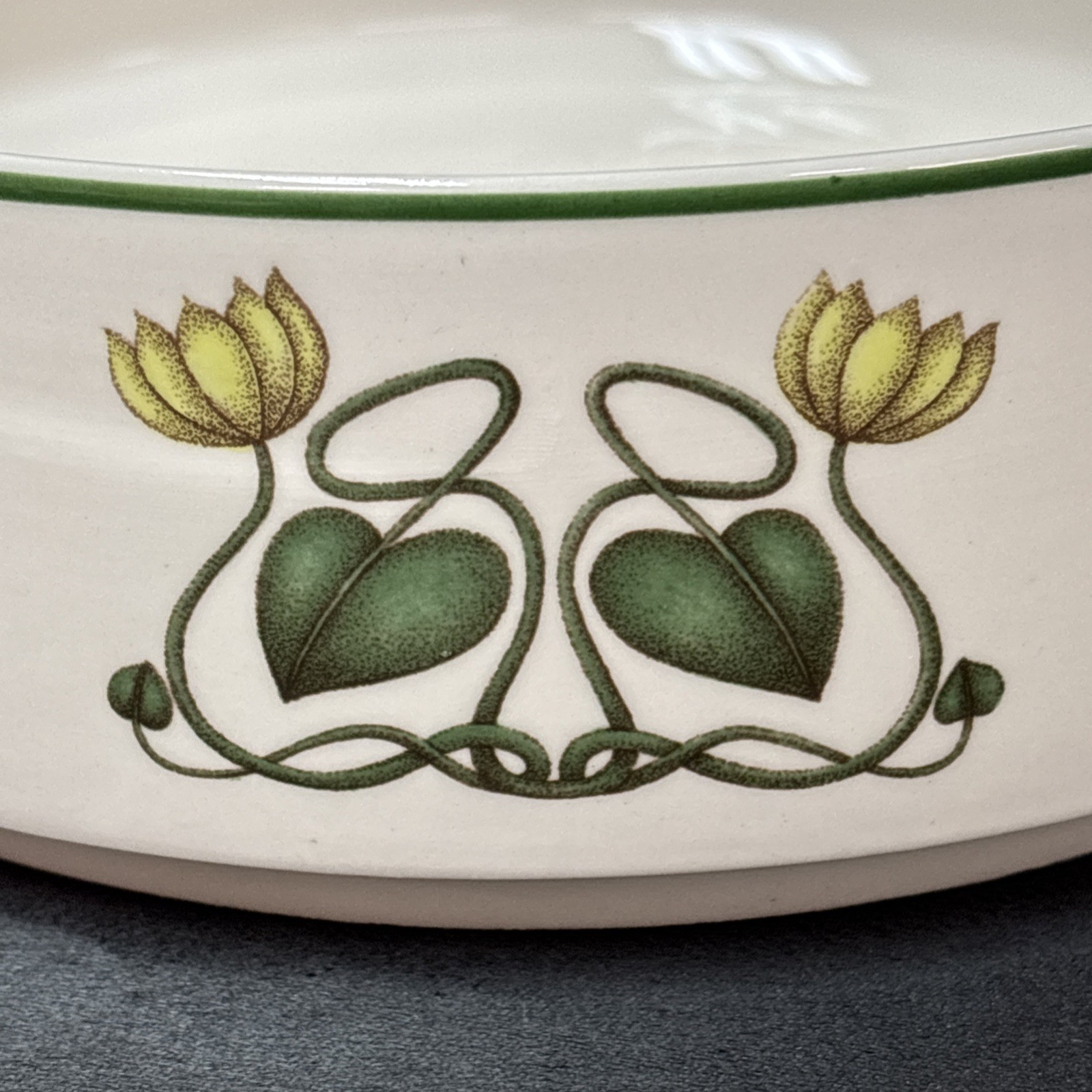 Villeroy and Boch ATLANTIC Round Vegetable Bowl 8 1/8 Inches