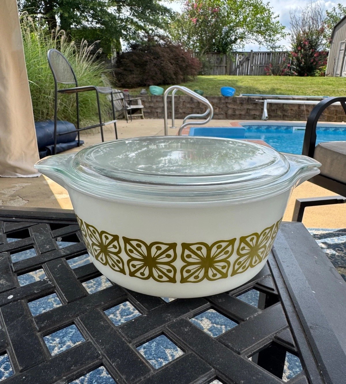 Vintage Pyrex Verde Green Square Flowers Casserole Dish With Lid 474-B 1 1/2 QT