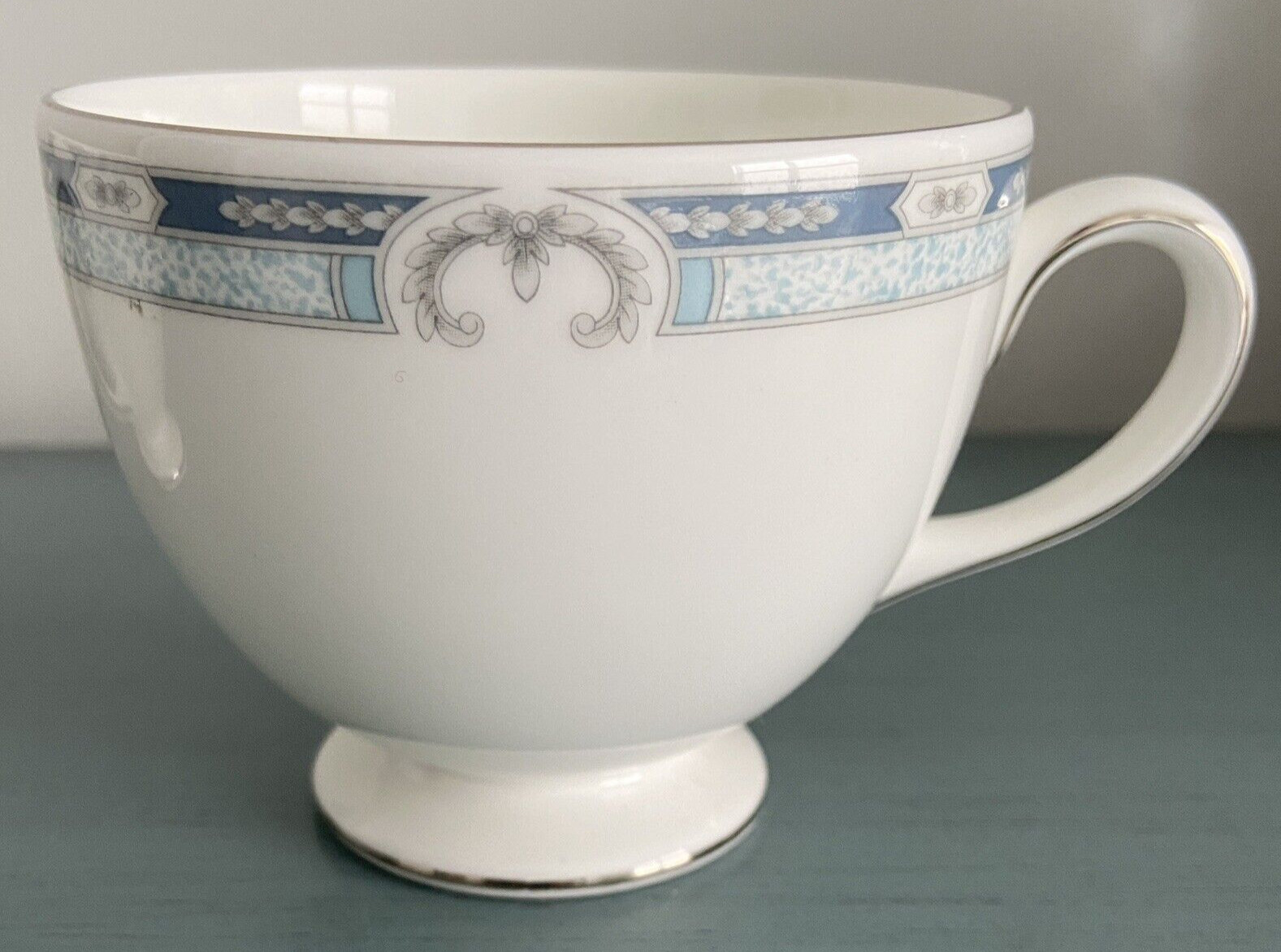 Wedgwood Masefield White & Blue Teacup Set of 2 Platinum Trim England