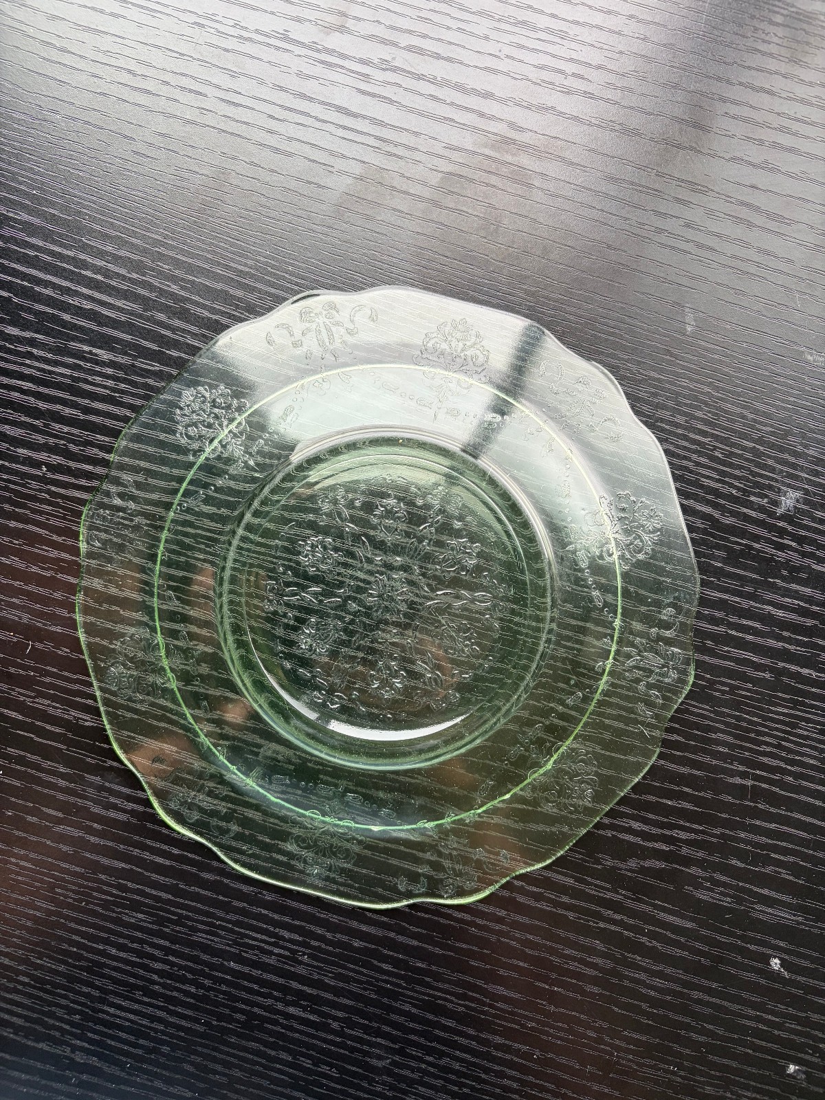 Belmont Tumbler Co Uranium Glass Bowknot Pattern 7″ Green Salad Plate