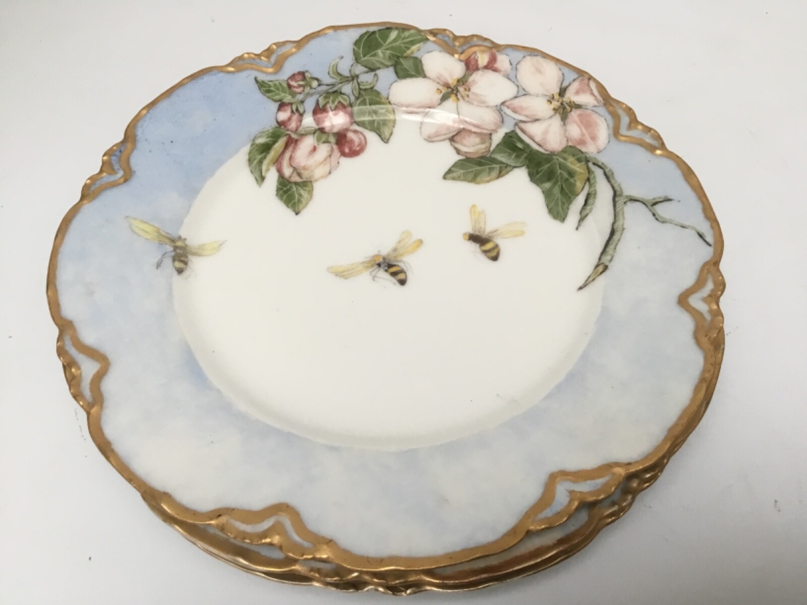 Set of 3 H&Co Haviland Limoges Bee And Flower Plates 8 1/2”