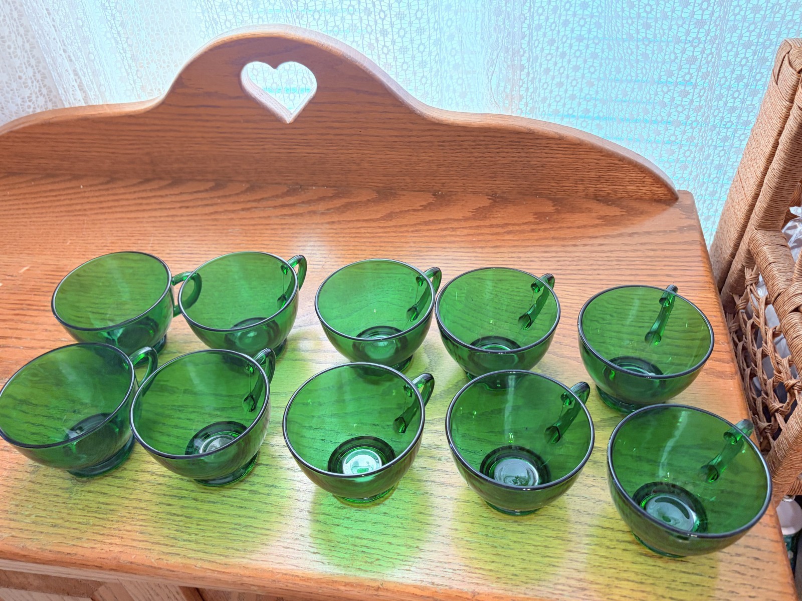 VINTAGE ANCHOR HOCKING FOREST GREEN PUCH BOWL WITH 10 CUPS AND BASE