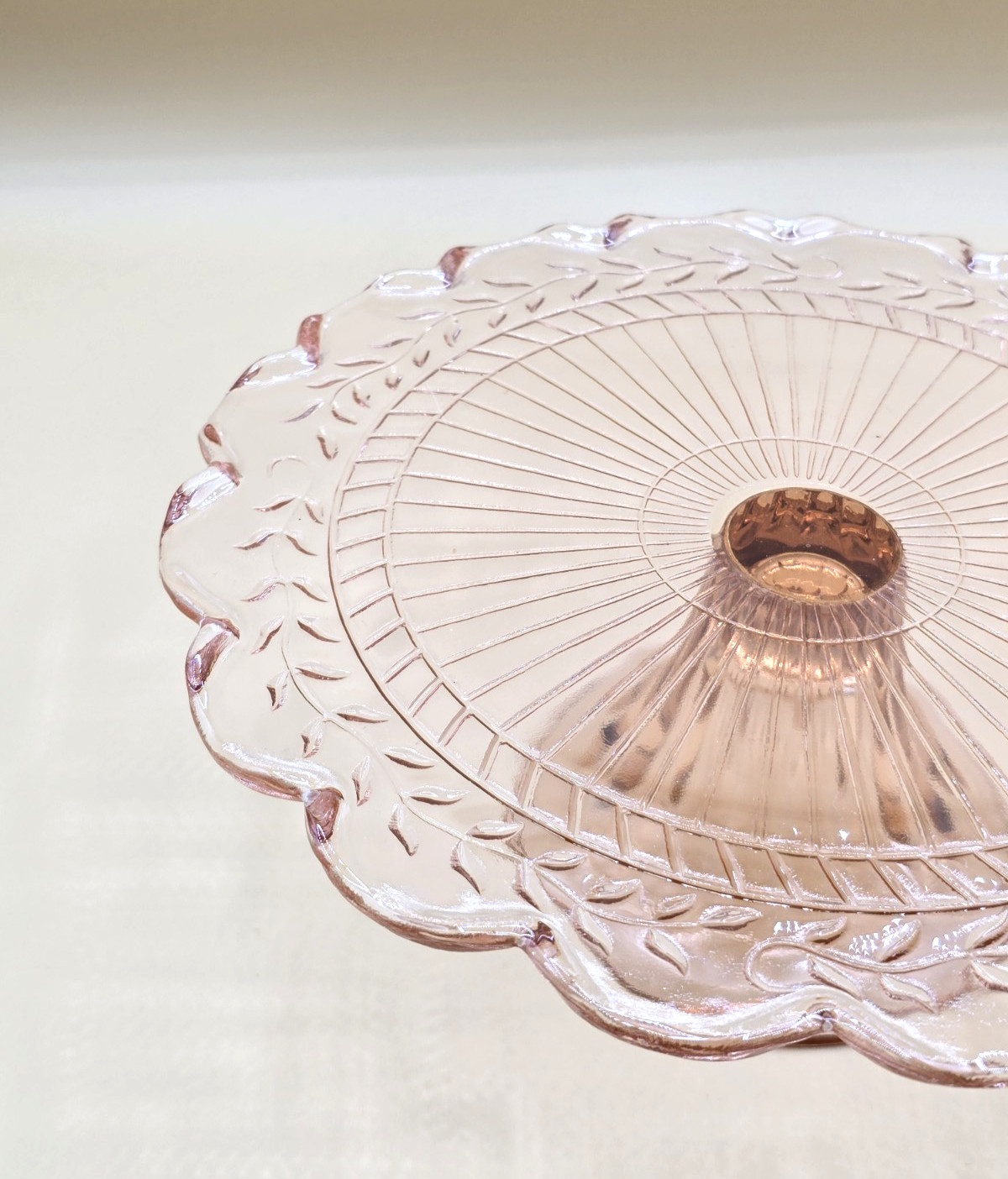 Vintage-like Cambridge Maison Pink Cake Stand By Circleware Crystal 9×3 inches