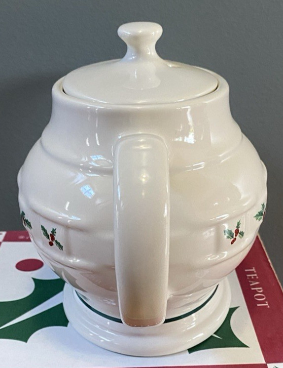 Longaberger Pottery Traditional Holly Christmas Teapot Tea Pot 31615 1997 New