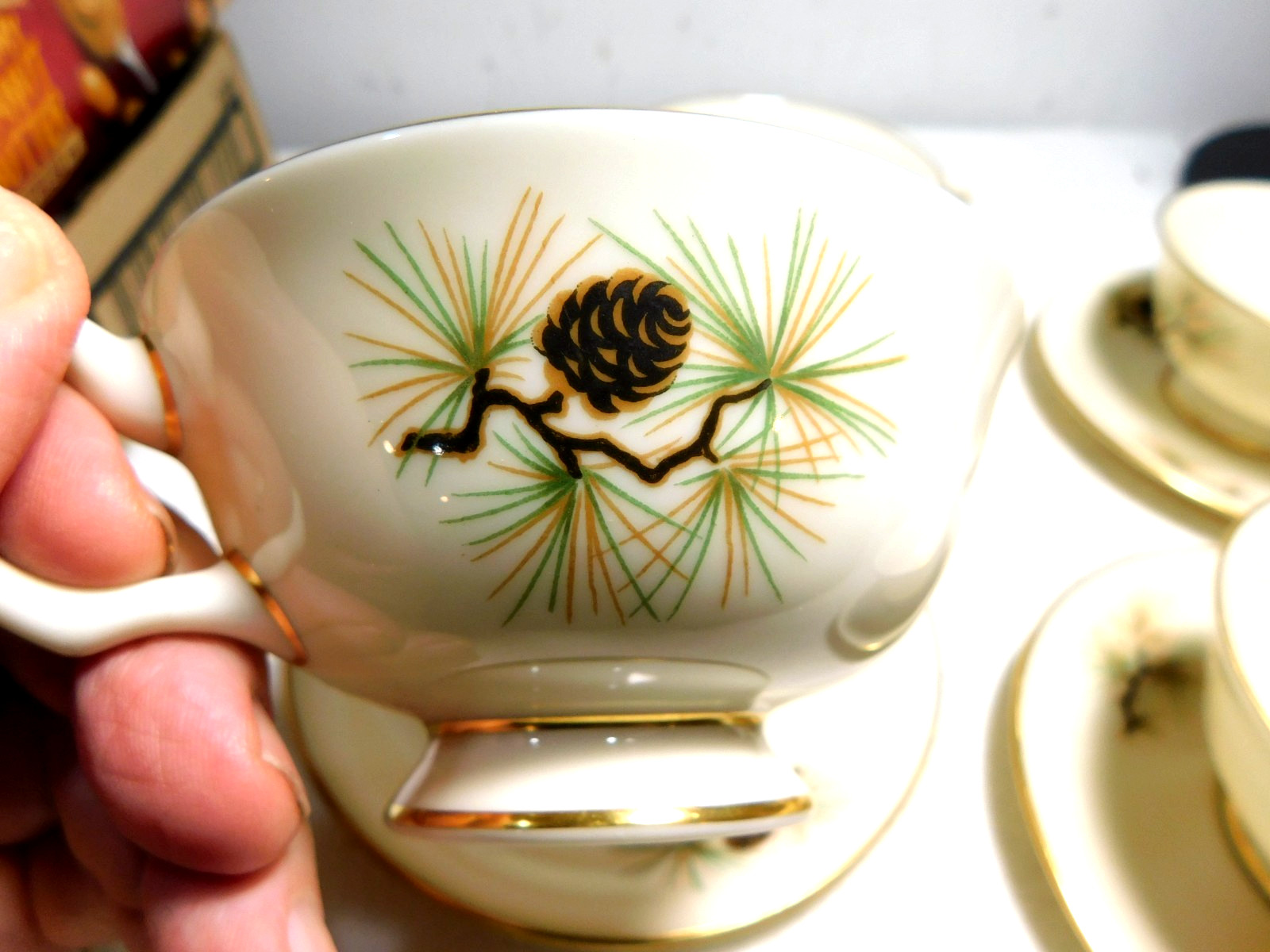 Set of 4 Vintage Lenox China Pine W-331 Cups and Saucers