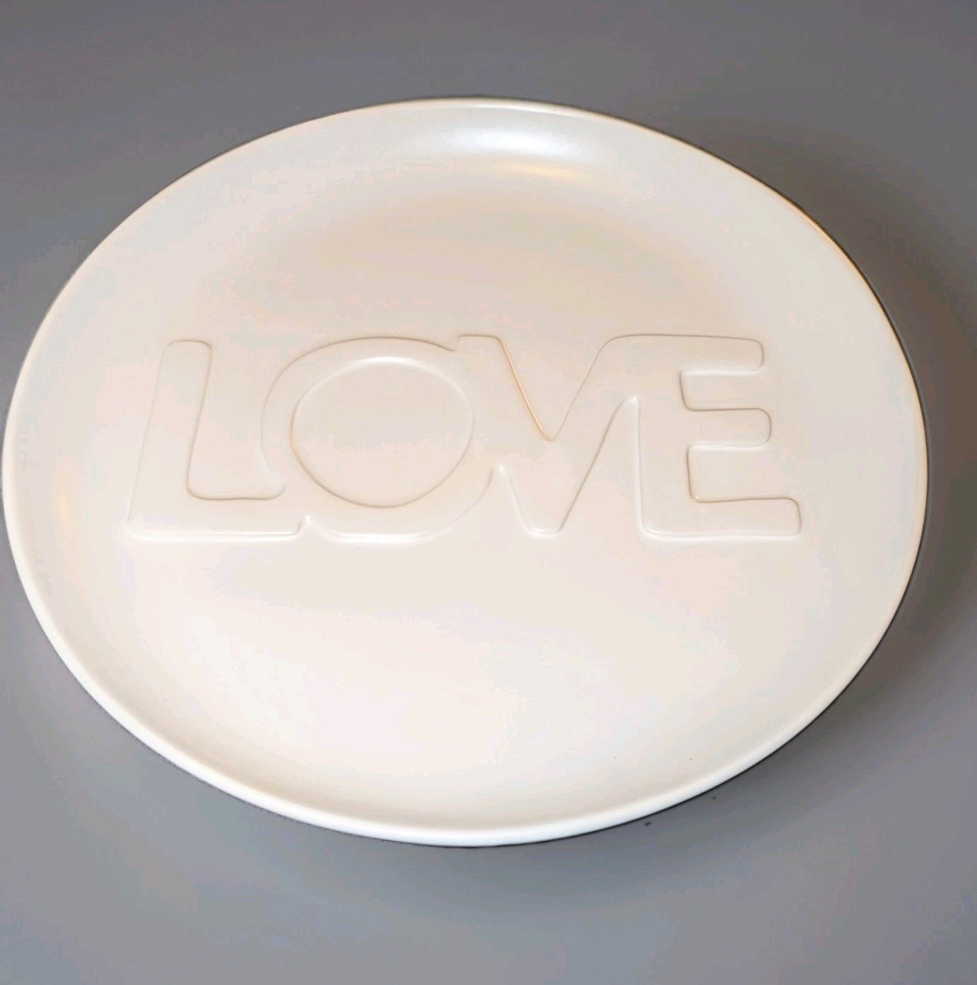 RARE 4 Crate & Barrel Lucia Eames LOVE Salad Plates White Embossed 2022 NEW NWT!