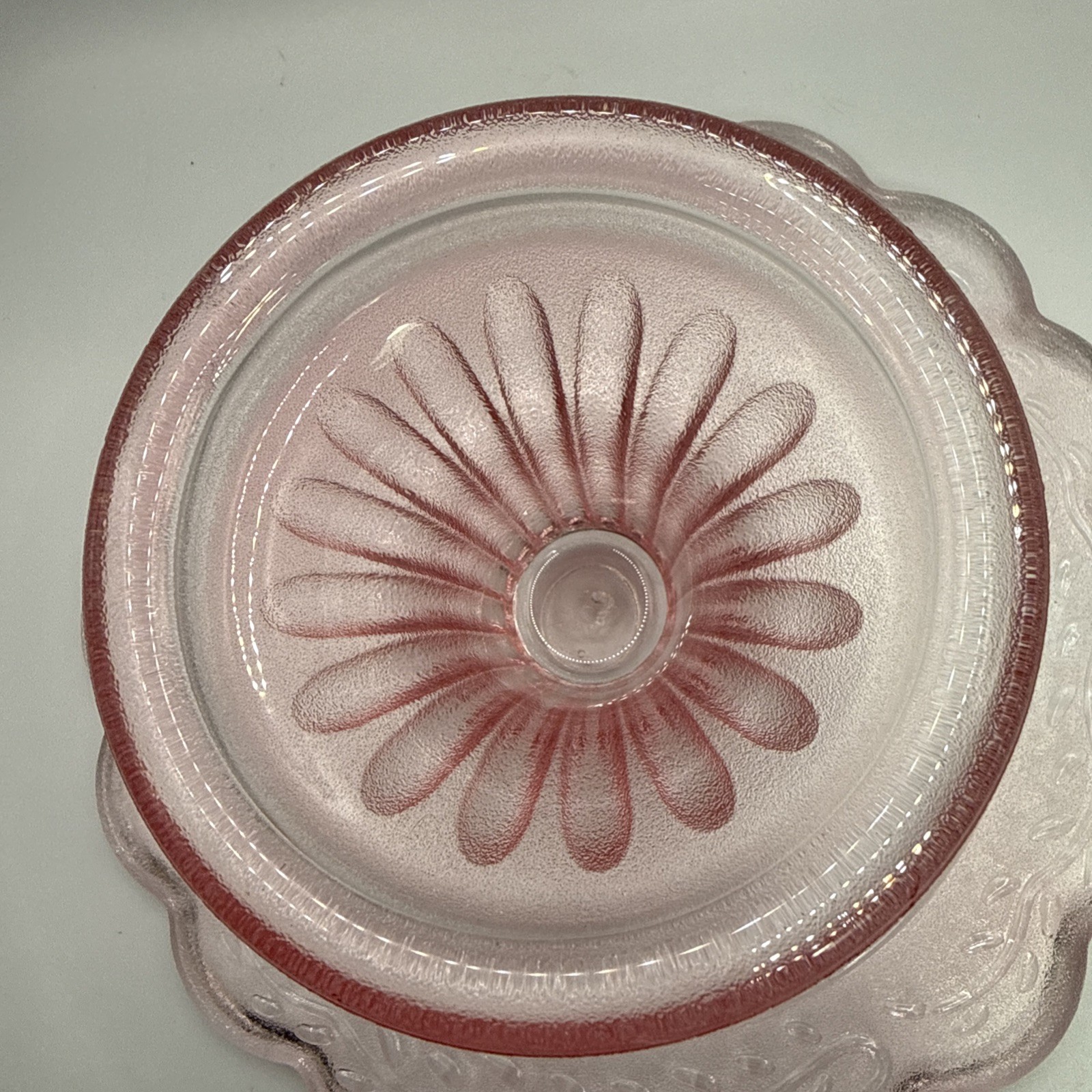 Cambridge Maison Pink Cake Stand By Circle Ware Crystal 9×3 inches