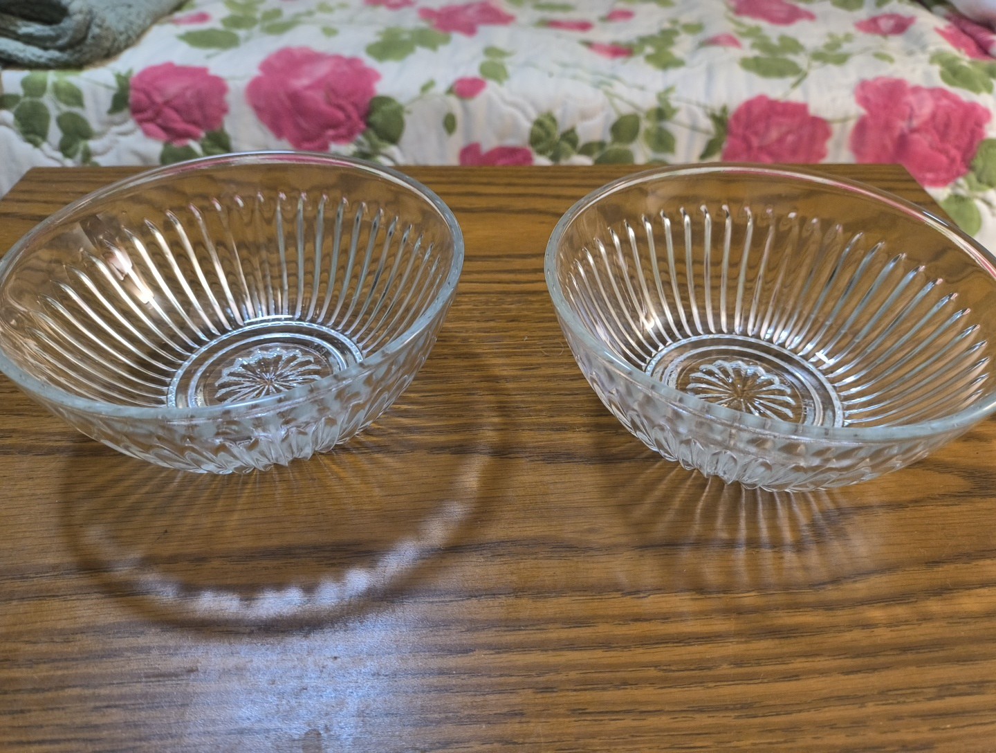 Vintage Ribbed Starburst Clear Glass Set Of 2 Bowls